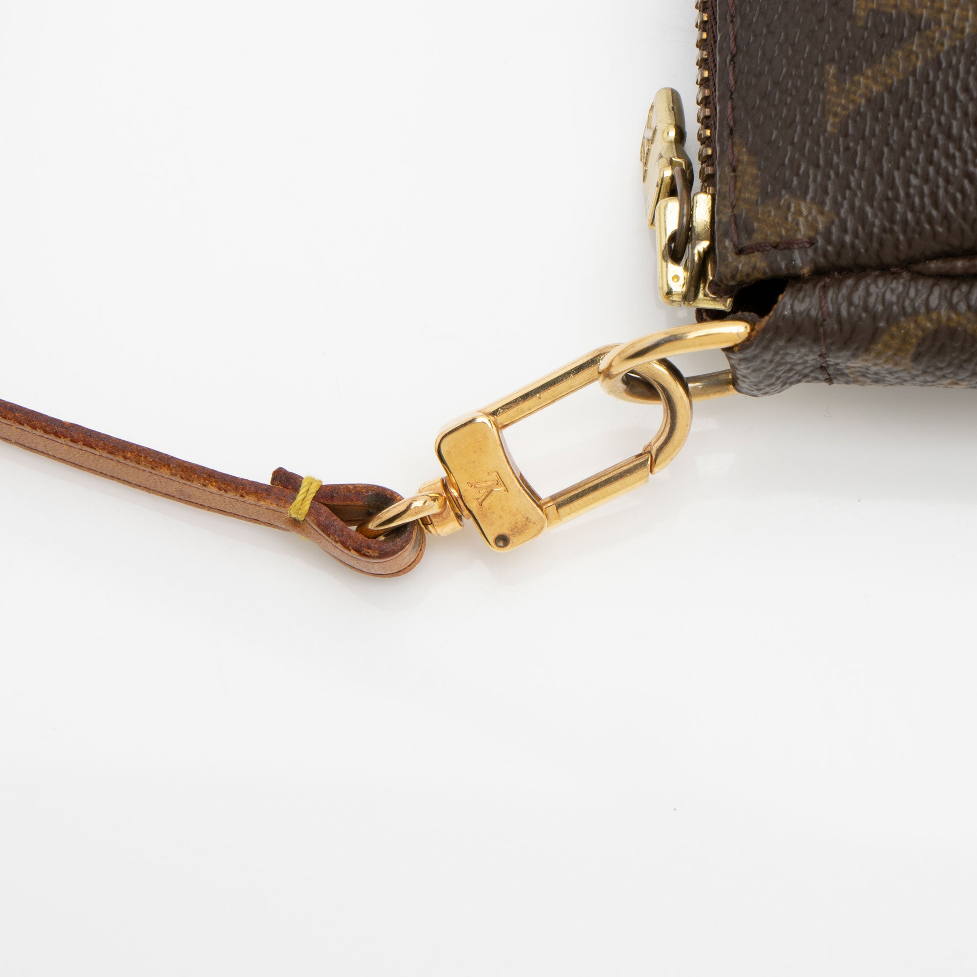 Louis Vuitton Vintage Monogram Canvas Pochette Accessoires (SHF-Ff1QSQ)