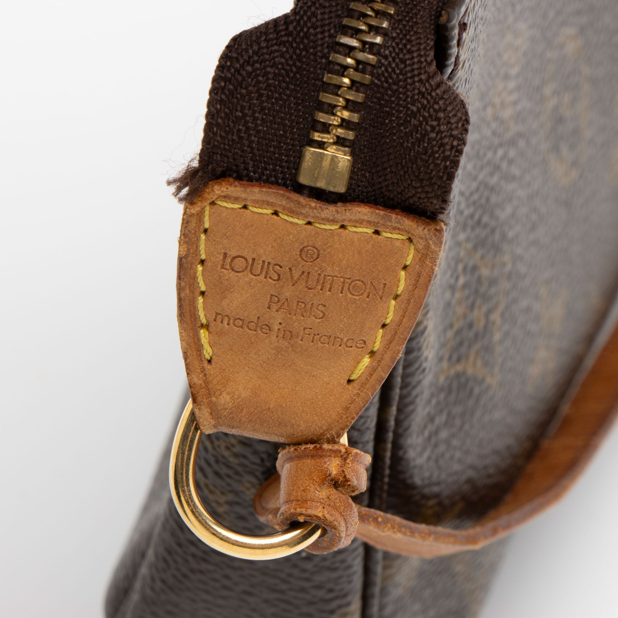 Louis Vuitton Vintage Monogram Canvas Pochette Accessoires (SHF-Ff1QSQ)