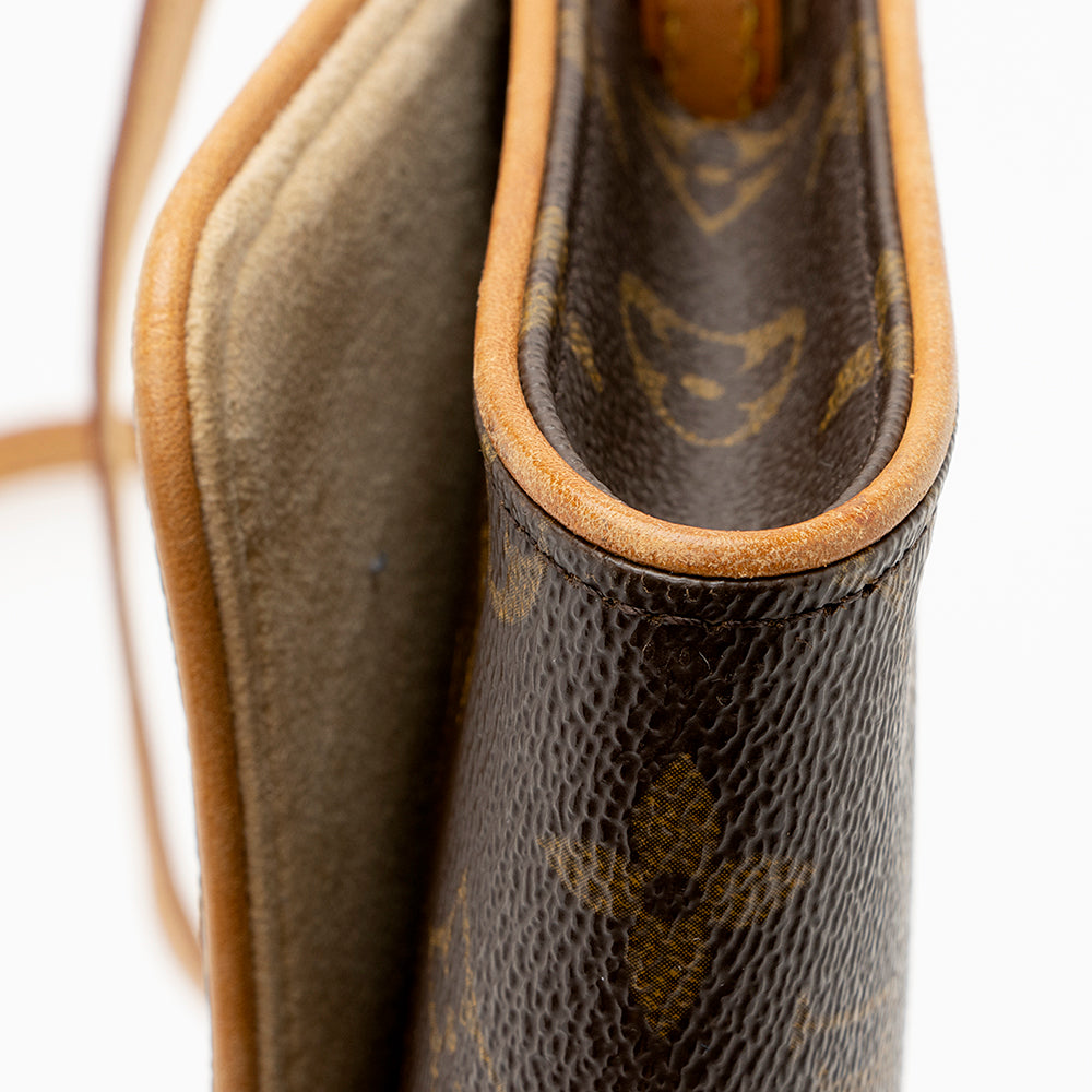 Louis Vuitton Vintage Monogram Canvas Pochette Twin GM Shoulder Bag (SHF-20793)