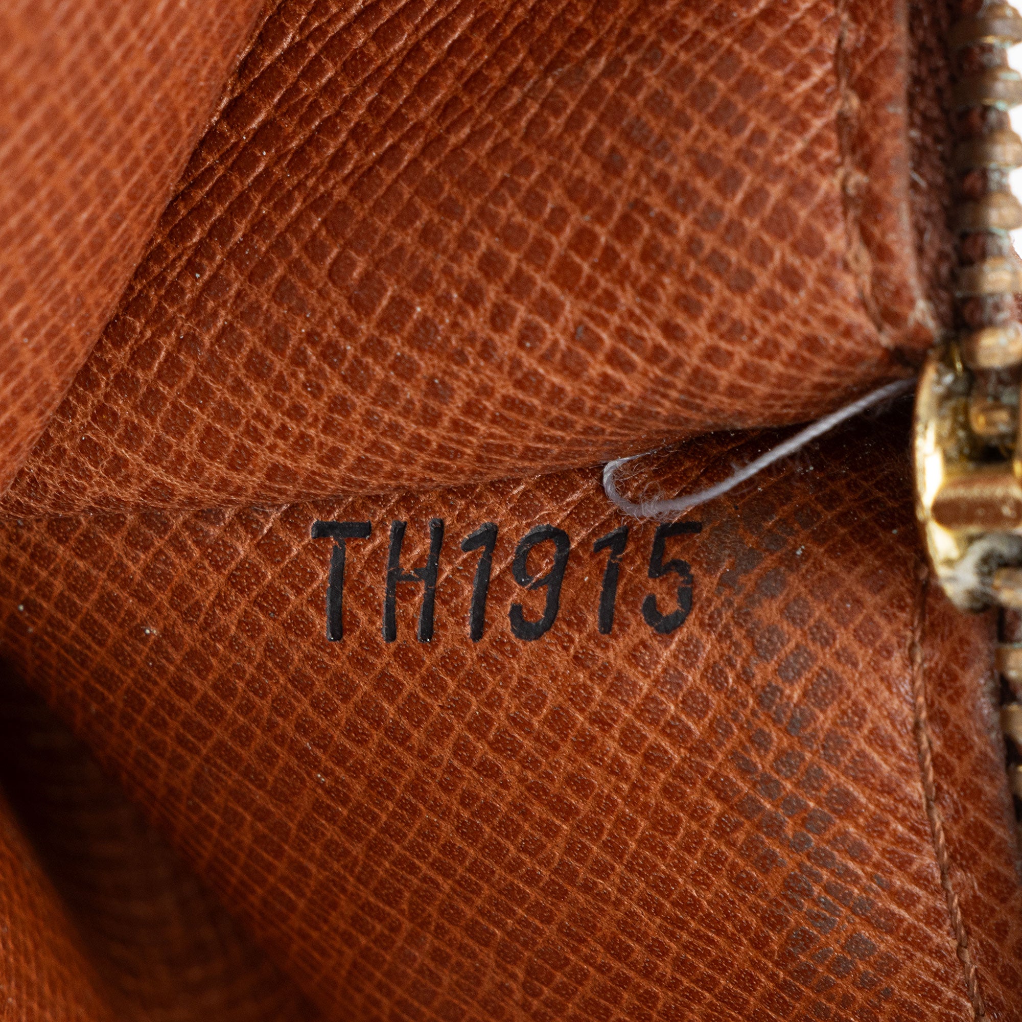 Louis Vuitton Vintage Monogram Canvas Sarah Wallet (SHF-rQIfAR)