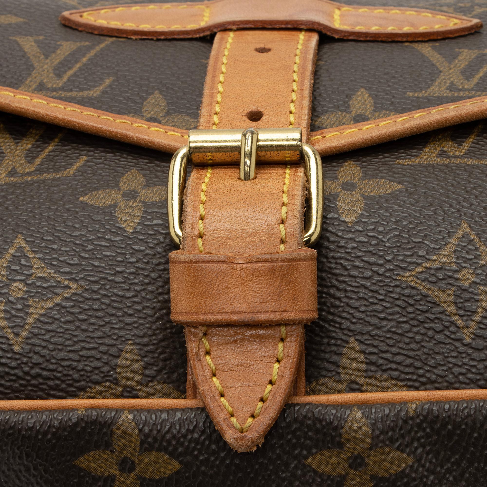 Louis Vuitton Vintage Monogram Canvas Saumur 30 Messenger Bag (SHF-TyPWbw)