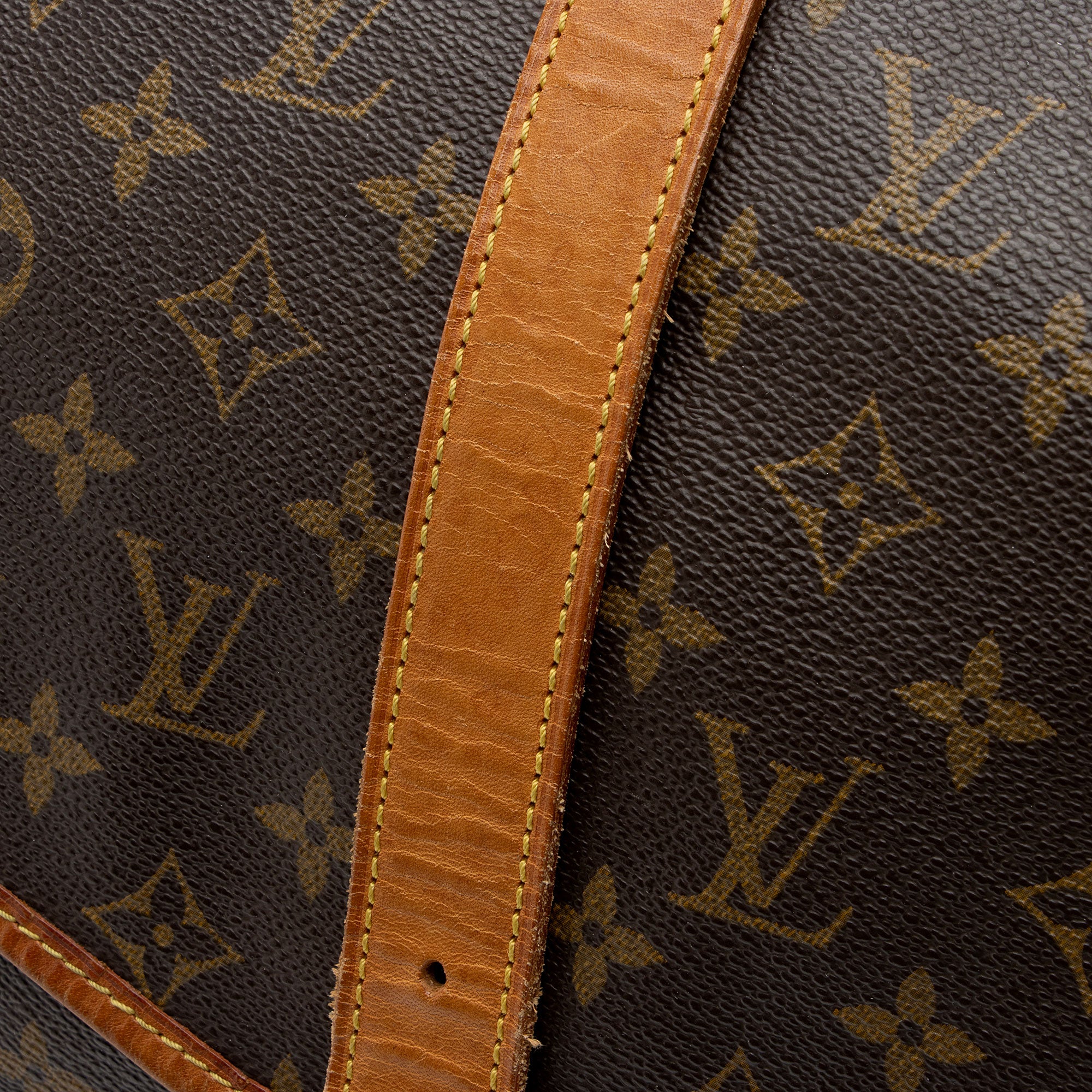 Louis Vuitton Vintage Monogram Canvas Saumur 35 Messenger Bag (SHF-Tk3PjK)