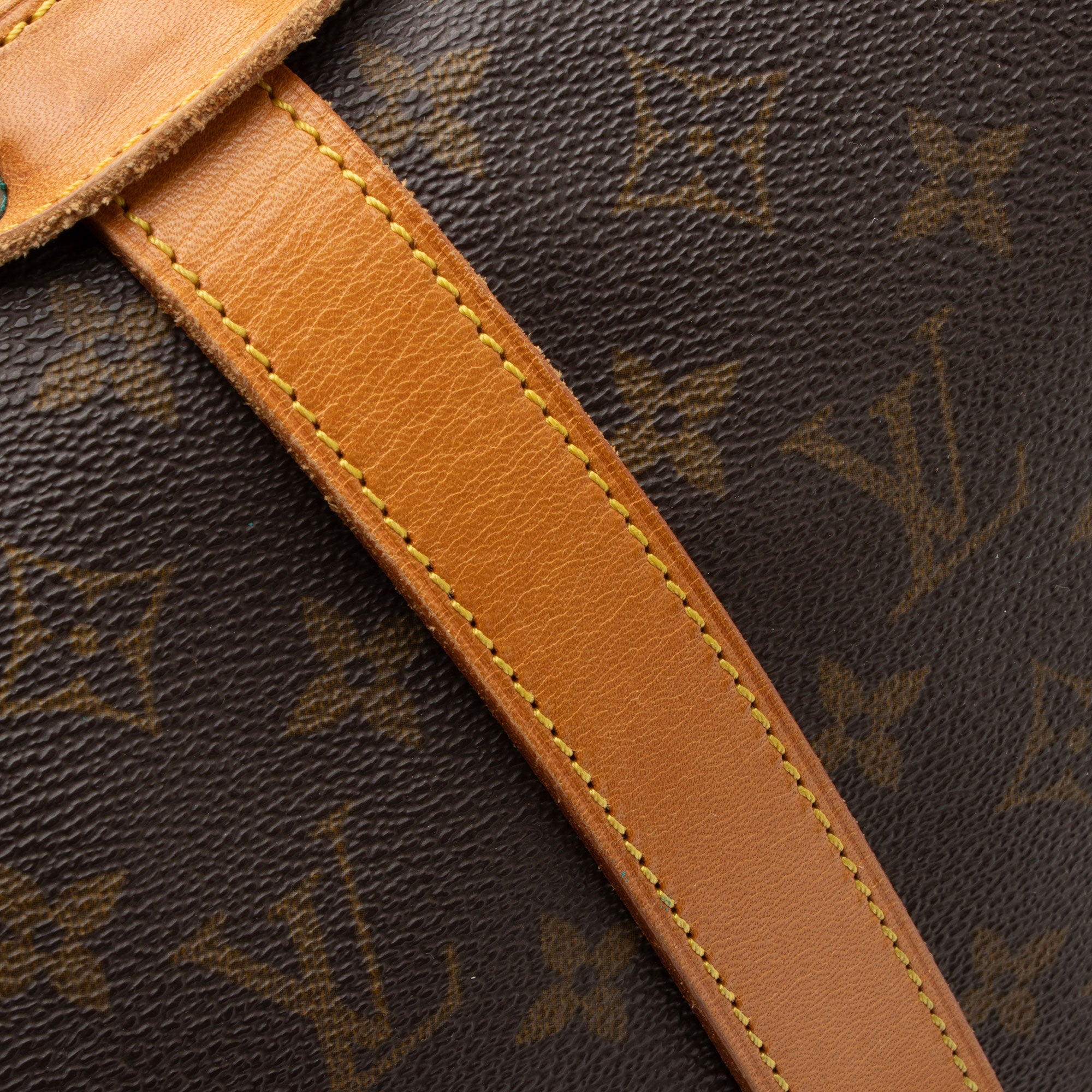 Louis Vuitton Vintage Monogram Canvas Saumur 35 Messenger Bag (SHF-Zvqdiw)