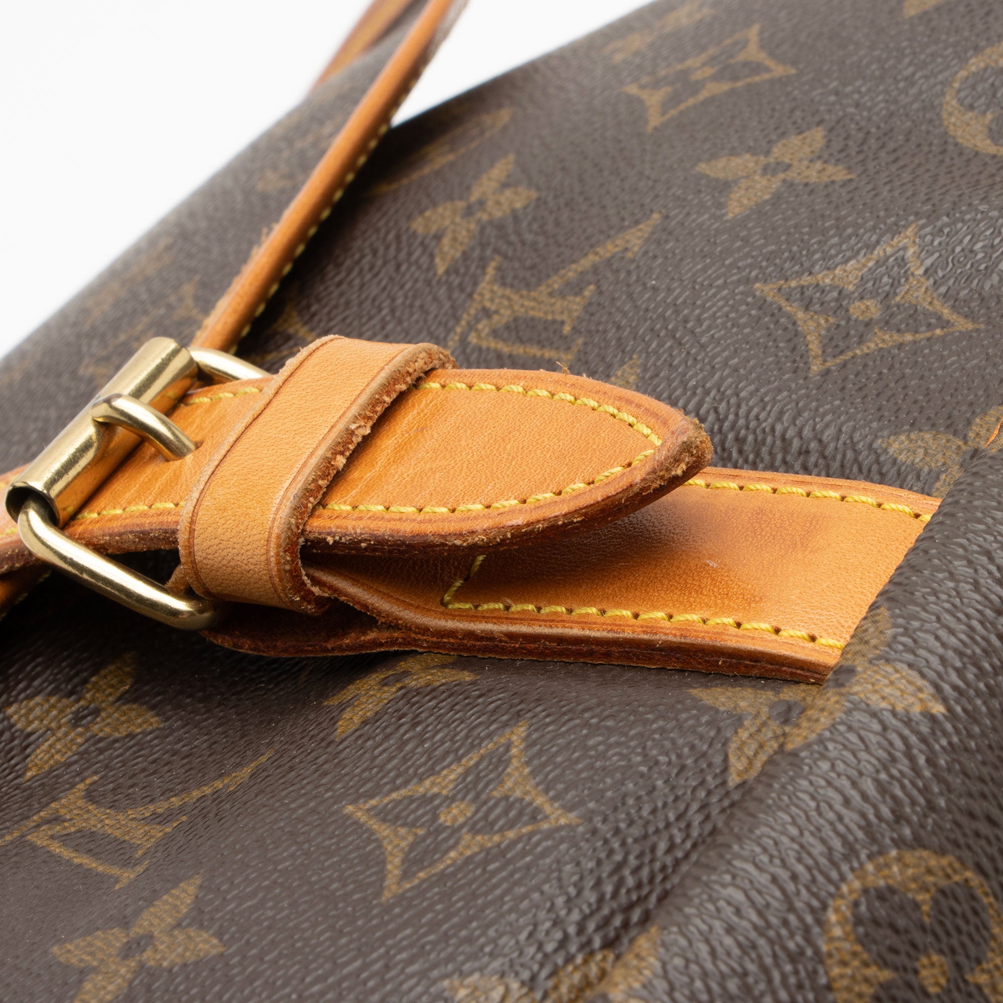 Louis Vuitton Vintage Monogram Canvas Saumur 35 Messenger Bag (SHF-Zvqdiw)