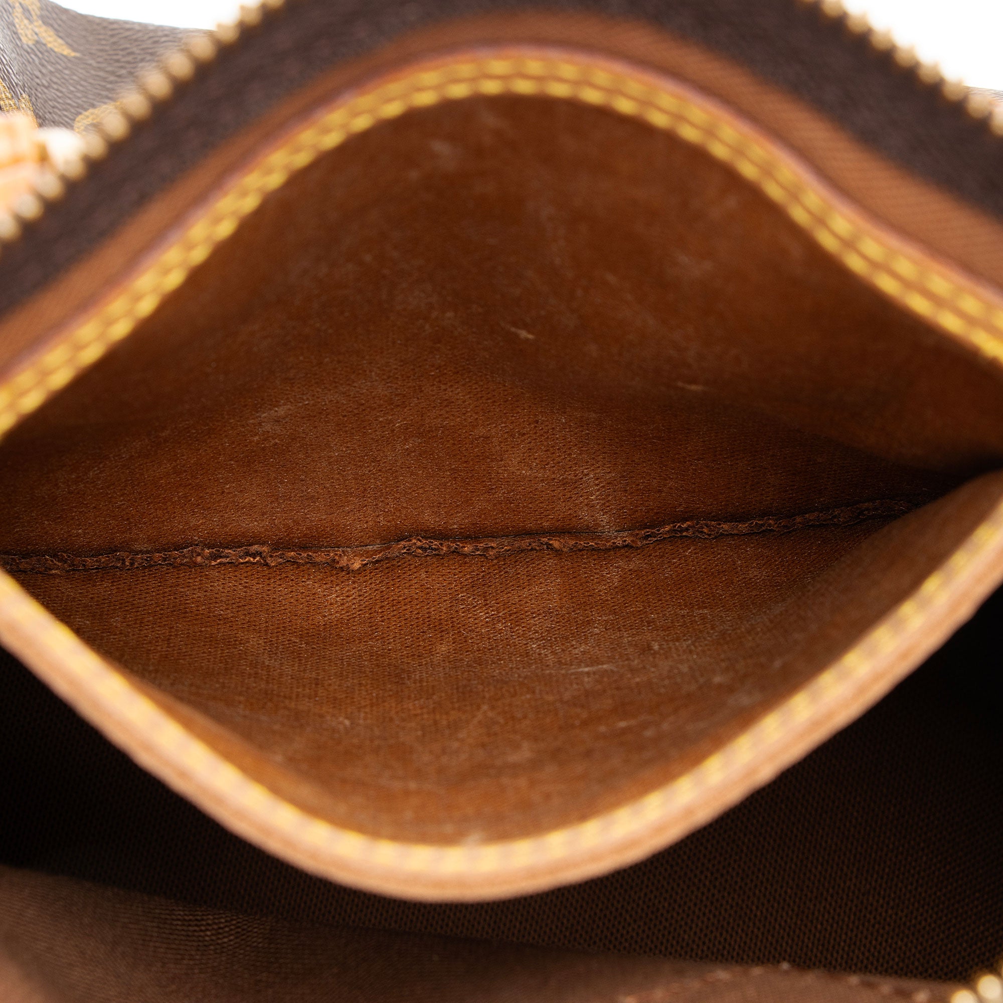Louis Vuitton Vintage Monogram Canvas Speedy 25 Satchel (SHF-vnaAGt)