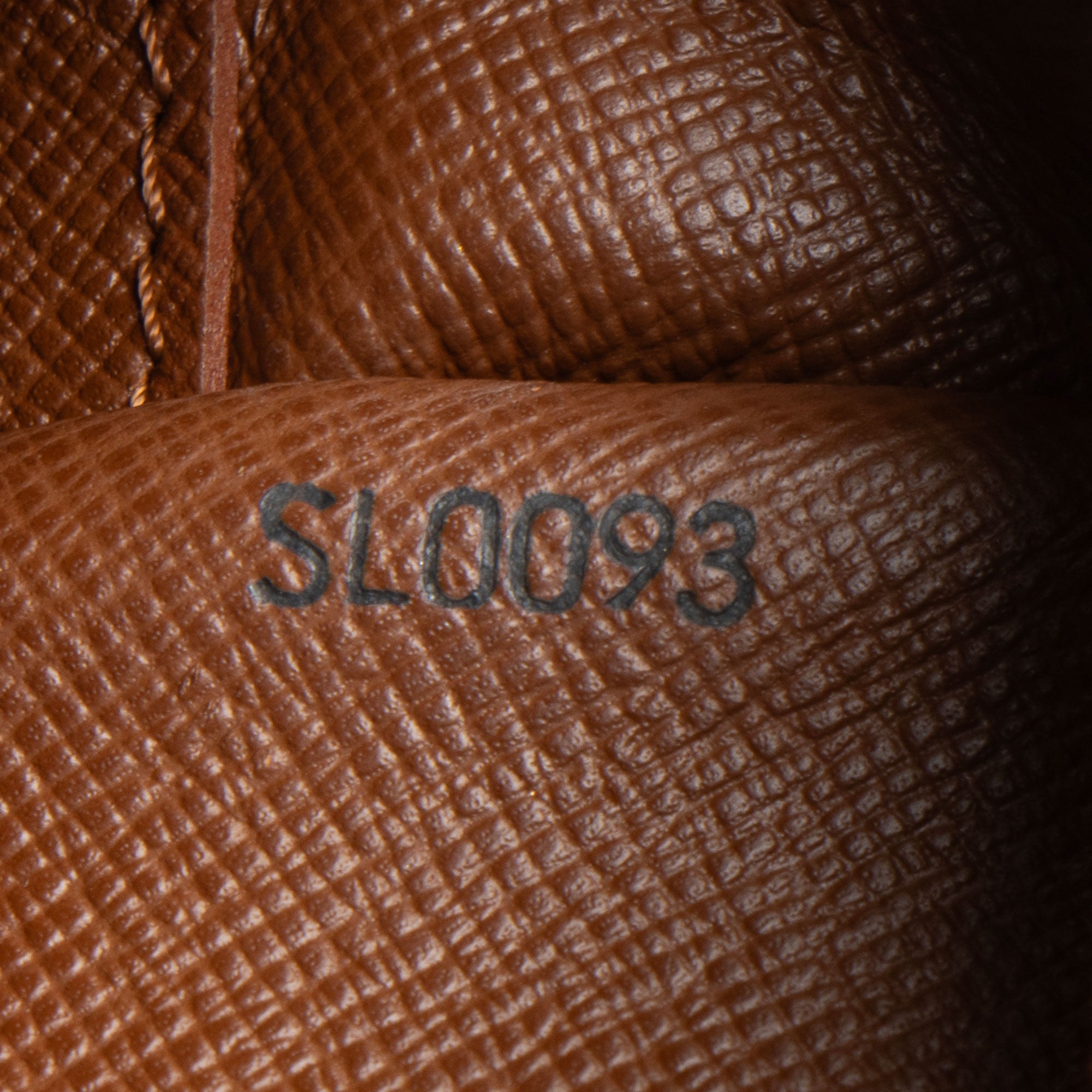 Louis Vuitton Vintage Monogram Canvas Trocadero 30 Shoulder Bag (SHF-P4BReF)
