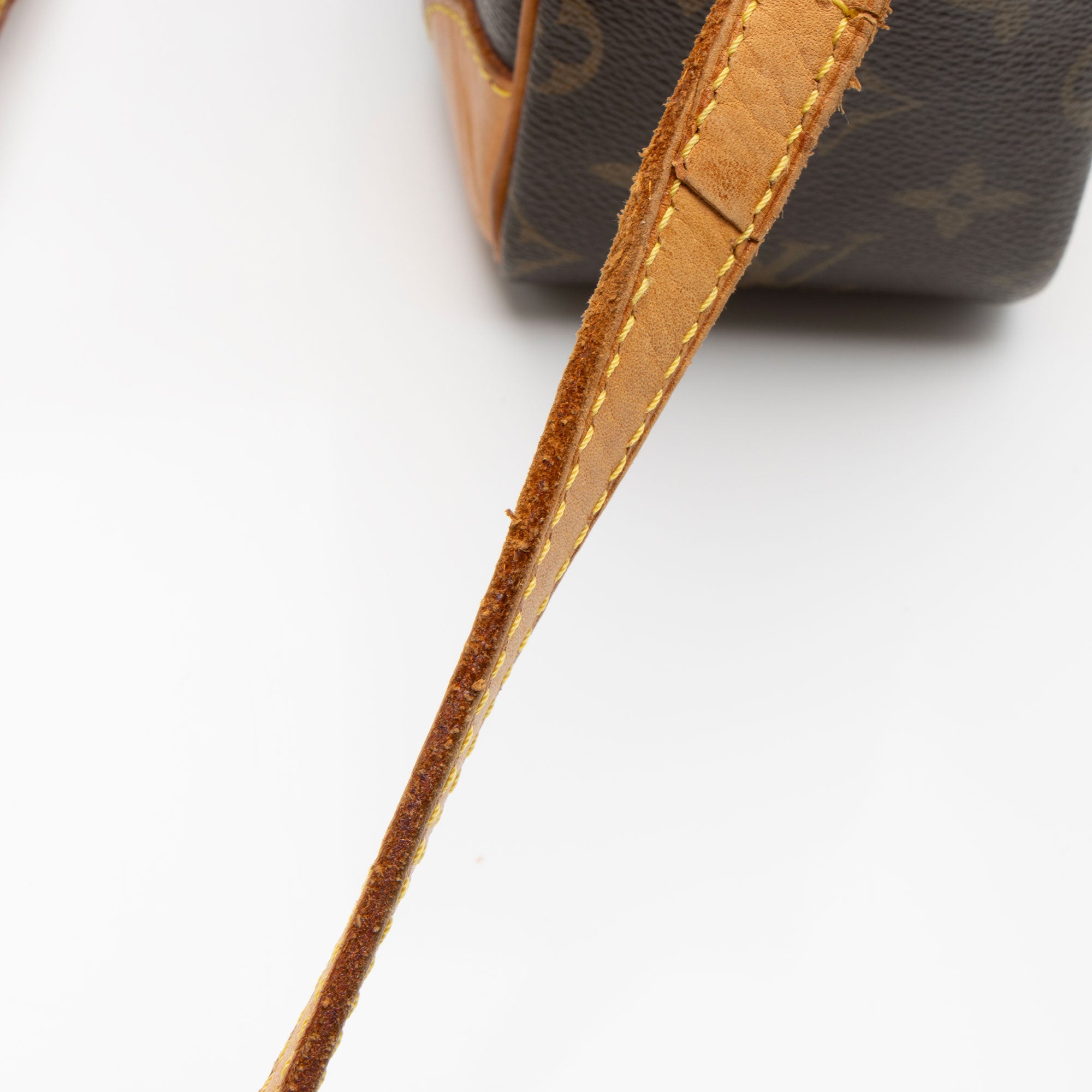 Louis Vuitton Vintage Monogram Canvas Trocadero 30 Shoulder Bag (SHF-P4BReF)