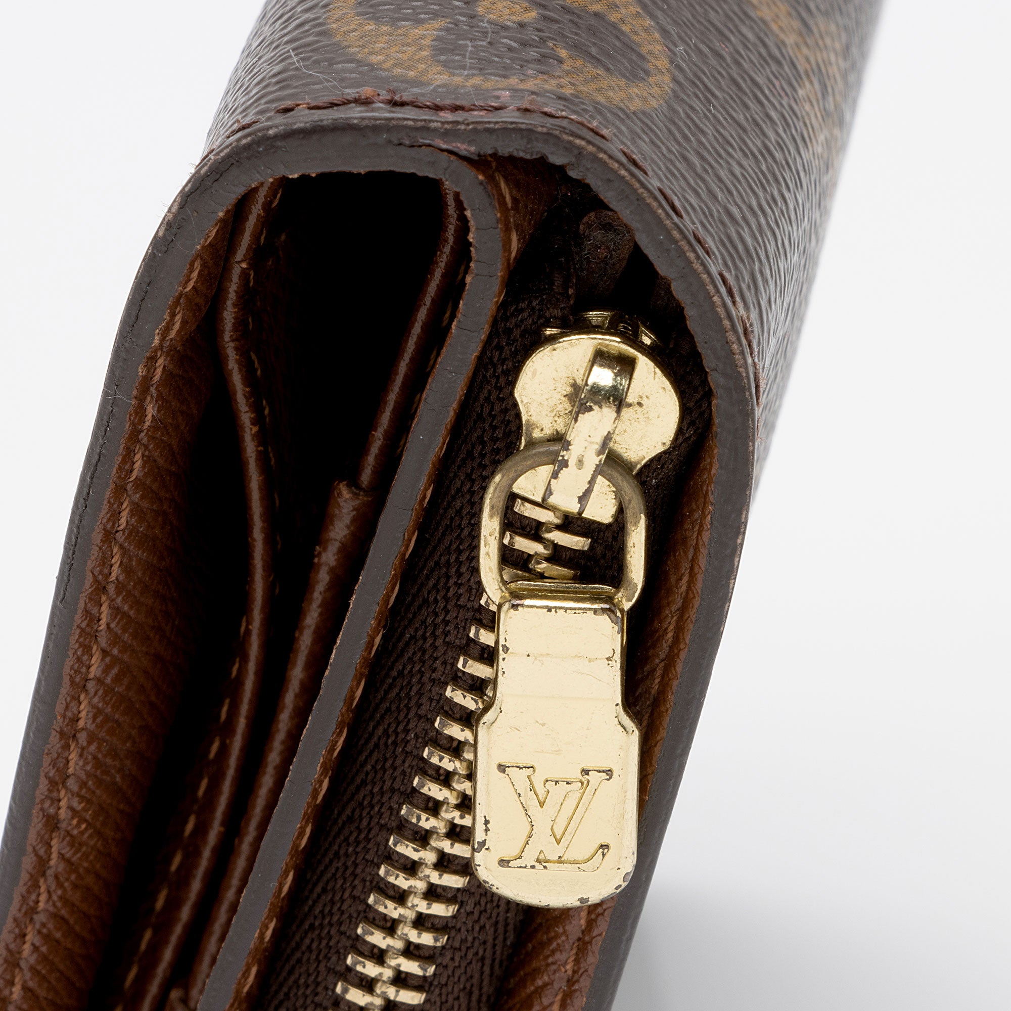 Louis Vuitton Vintage Monogram Canvas Zipped Compact Wallet (SHF-l3w9oX)