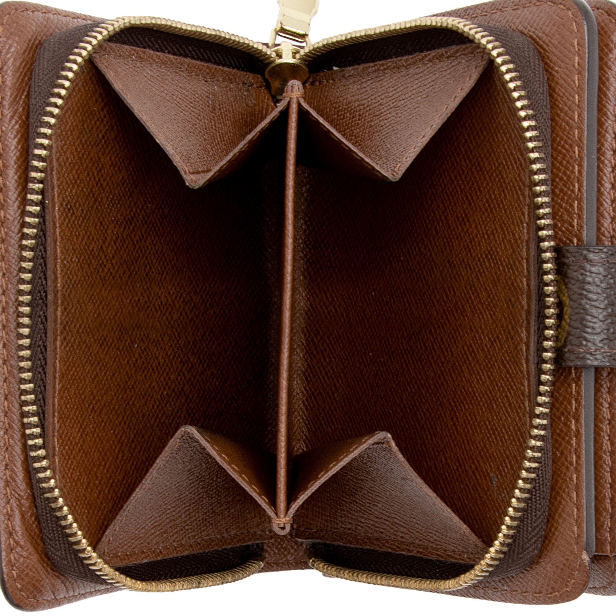Louis Vuitton Vintage Monogram Canvas Zipped Compact Wallet (SHF-l3w9oX)