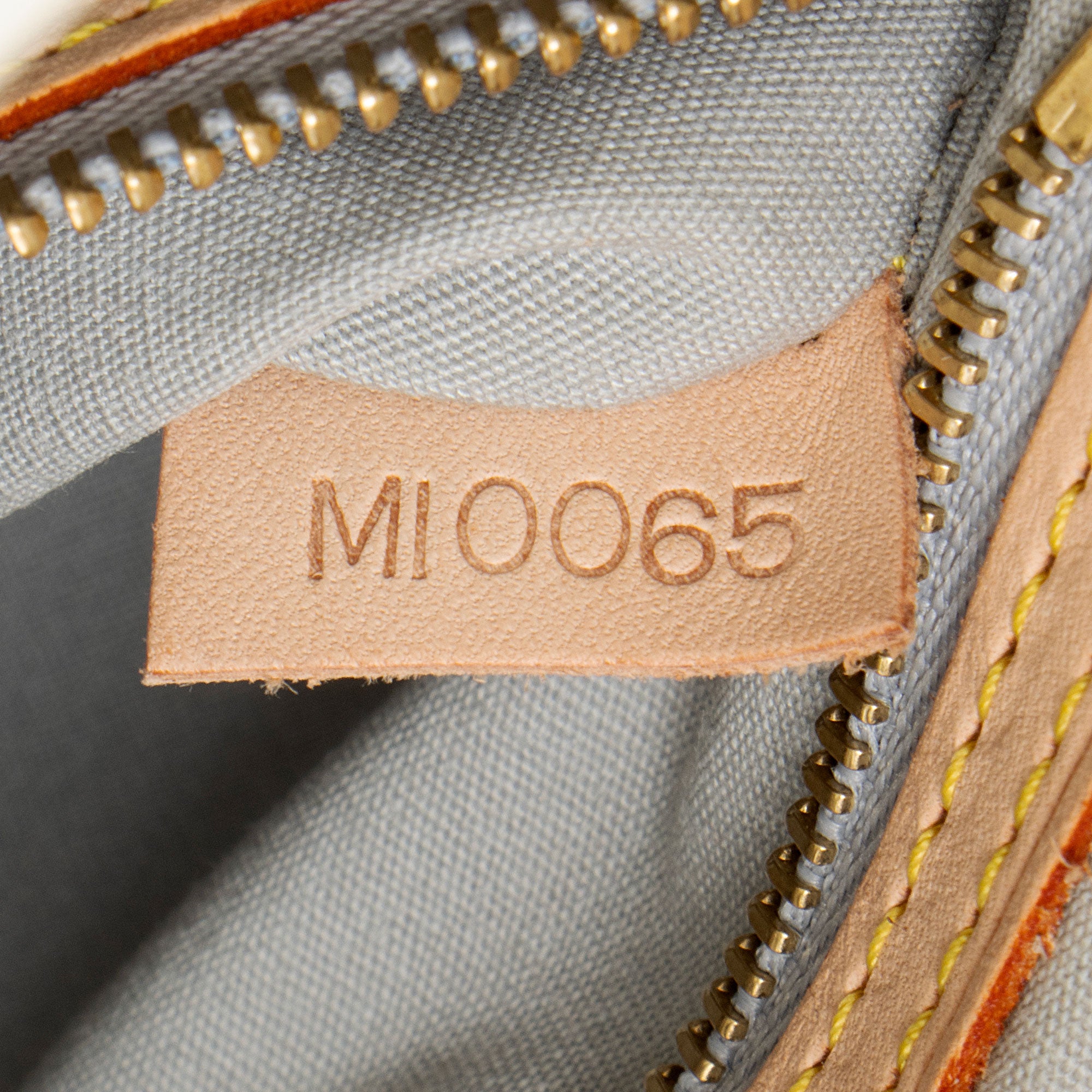 Louis Vuitton Vintage Monogram Vernis Reade PM Tote