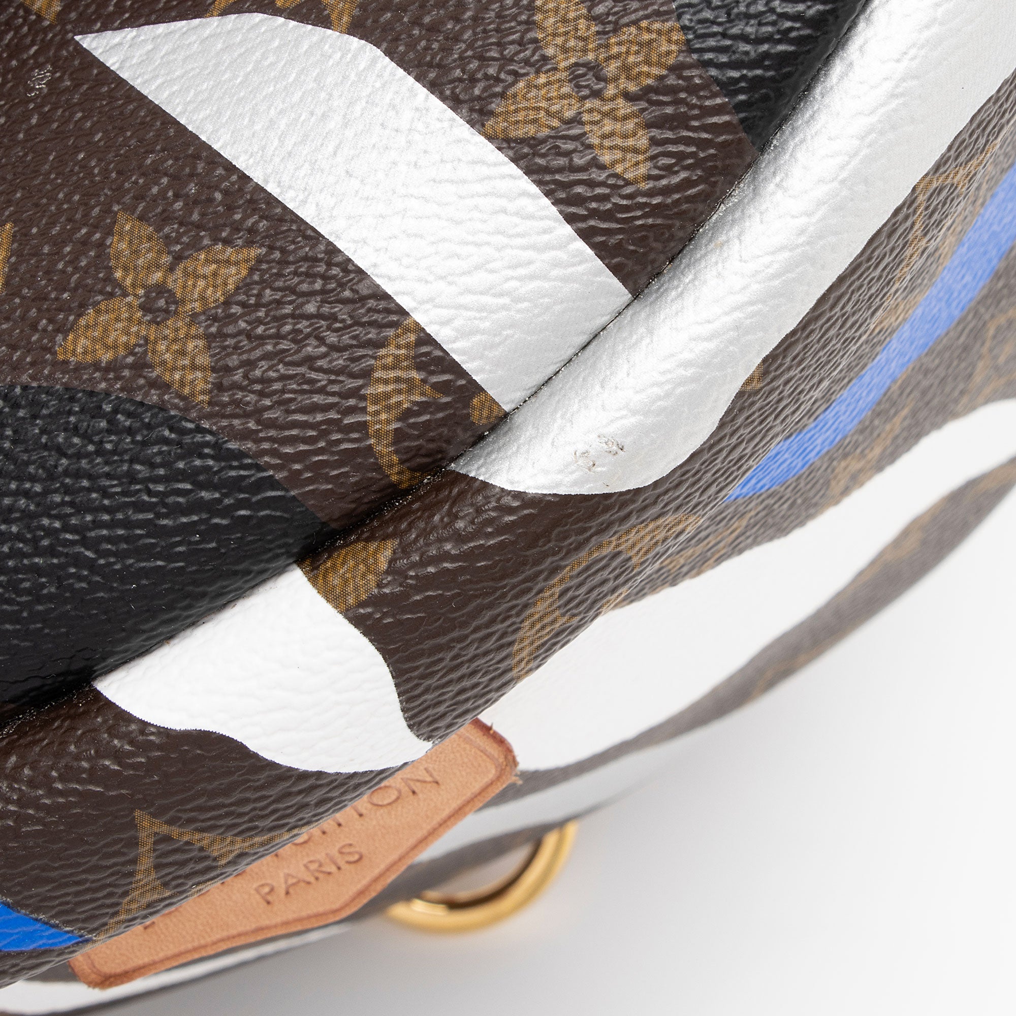 Louis Vuitton x LOL Monogram Canvas Bumbag (SHF-XOCAiq)