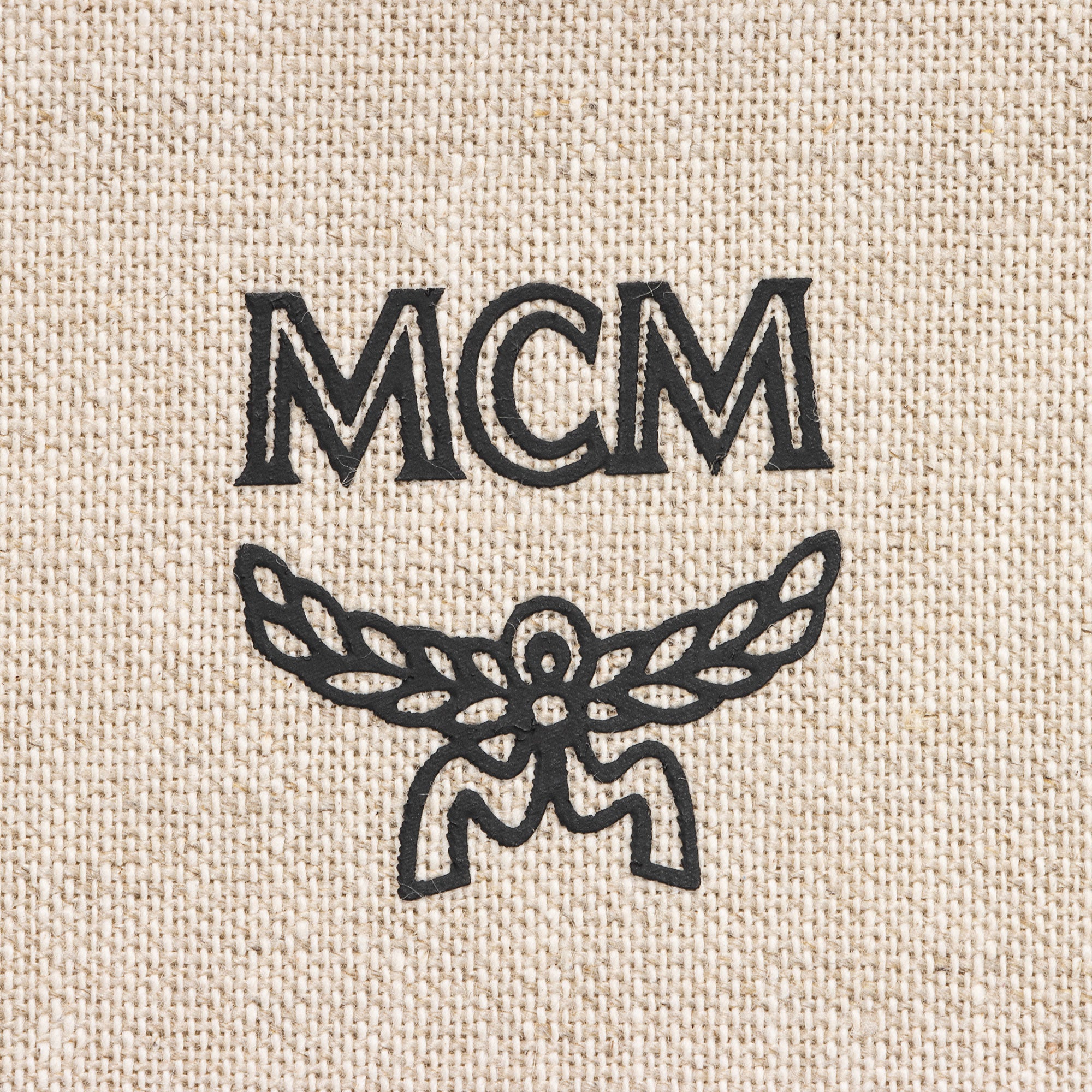 MCM Canvas Glitch Logo Aren Medium Shopper Tote (SHF-et7Nb7)