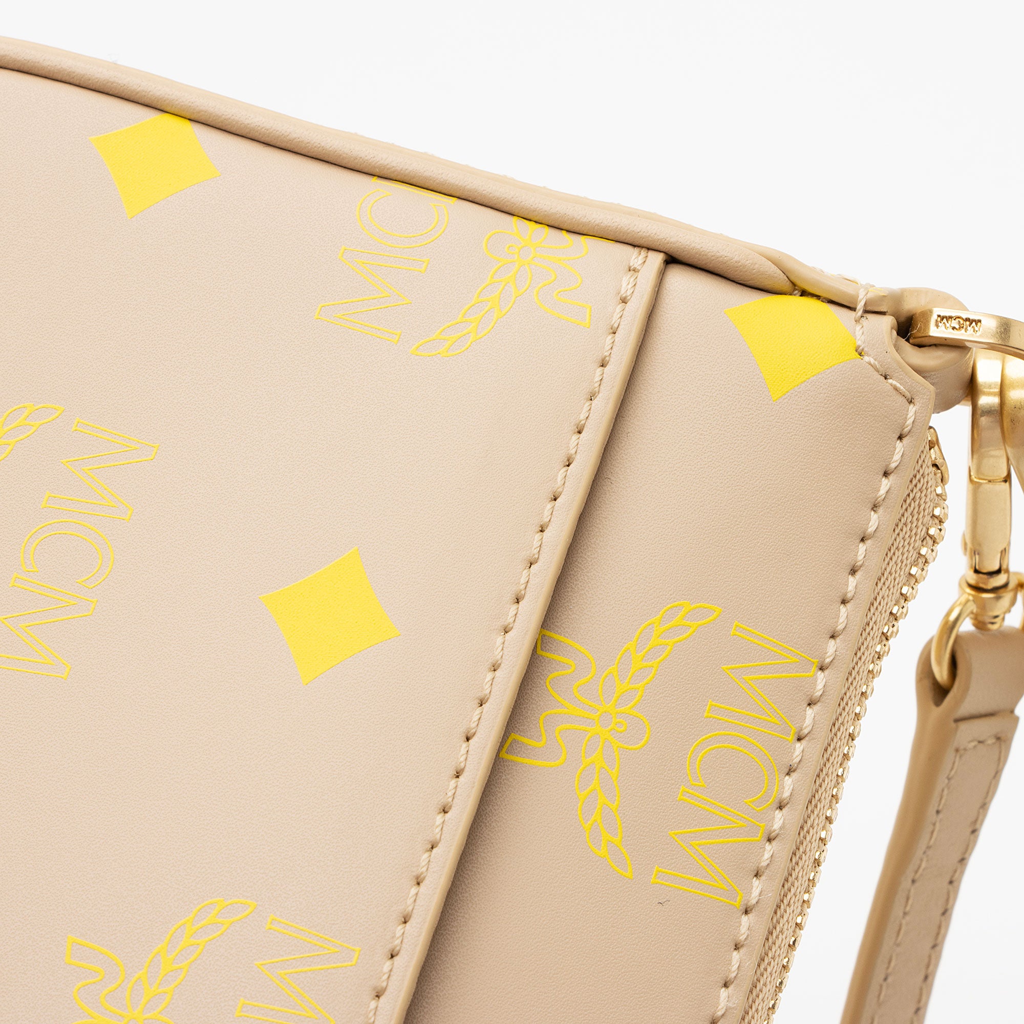 MCM Visetos Color Splash Chain Mini Crossbody Bag (SHF-yQLfQn)