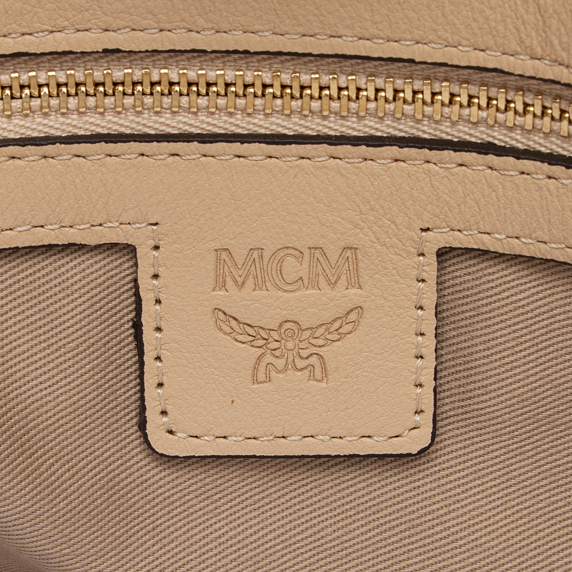MCM Visetos Essential Medium Tote (SHF-7iqo2E)