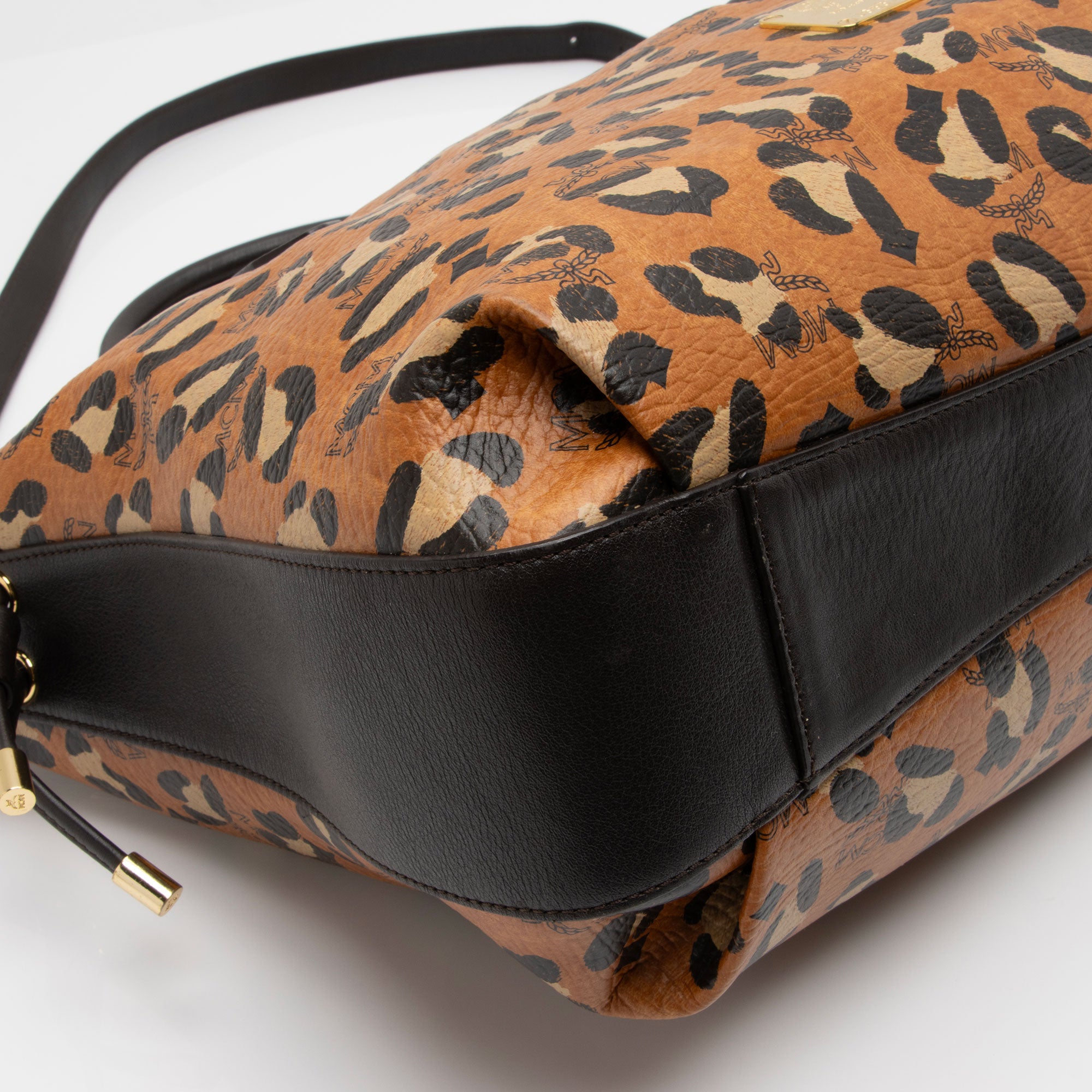 MCM Visetos Leopard Drawstring Large Tote (SHF-uyB0NU)