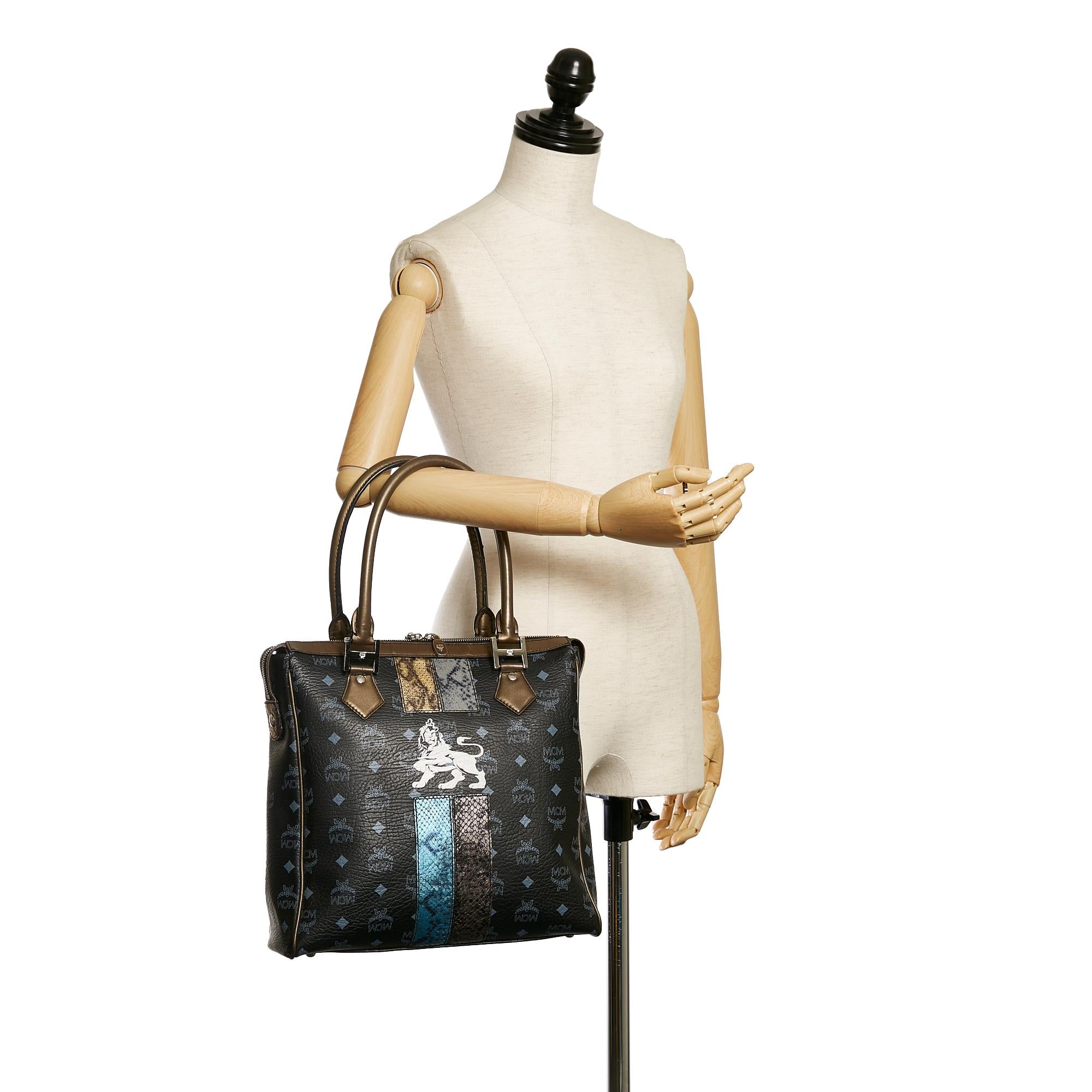 MCM Visetos Lion Princess Leather Tote Bag (SHG-CnGB5E)