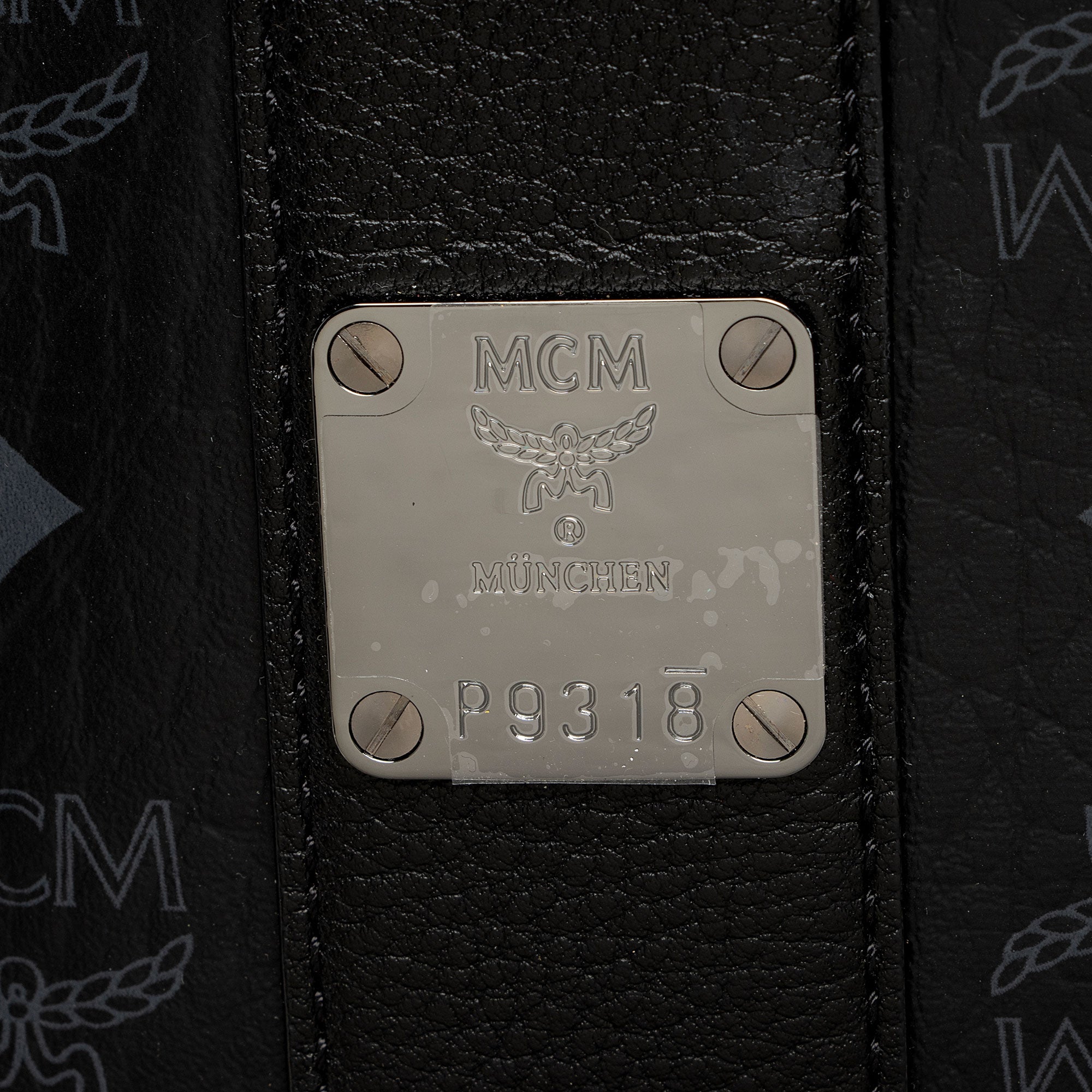 MCM Visetos Liz Reversible Large Shopper Tote (SHF-iXTagW)