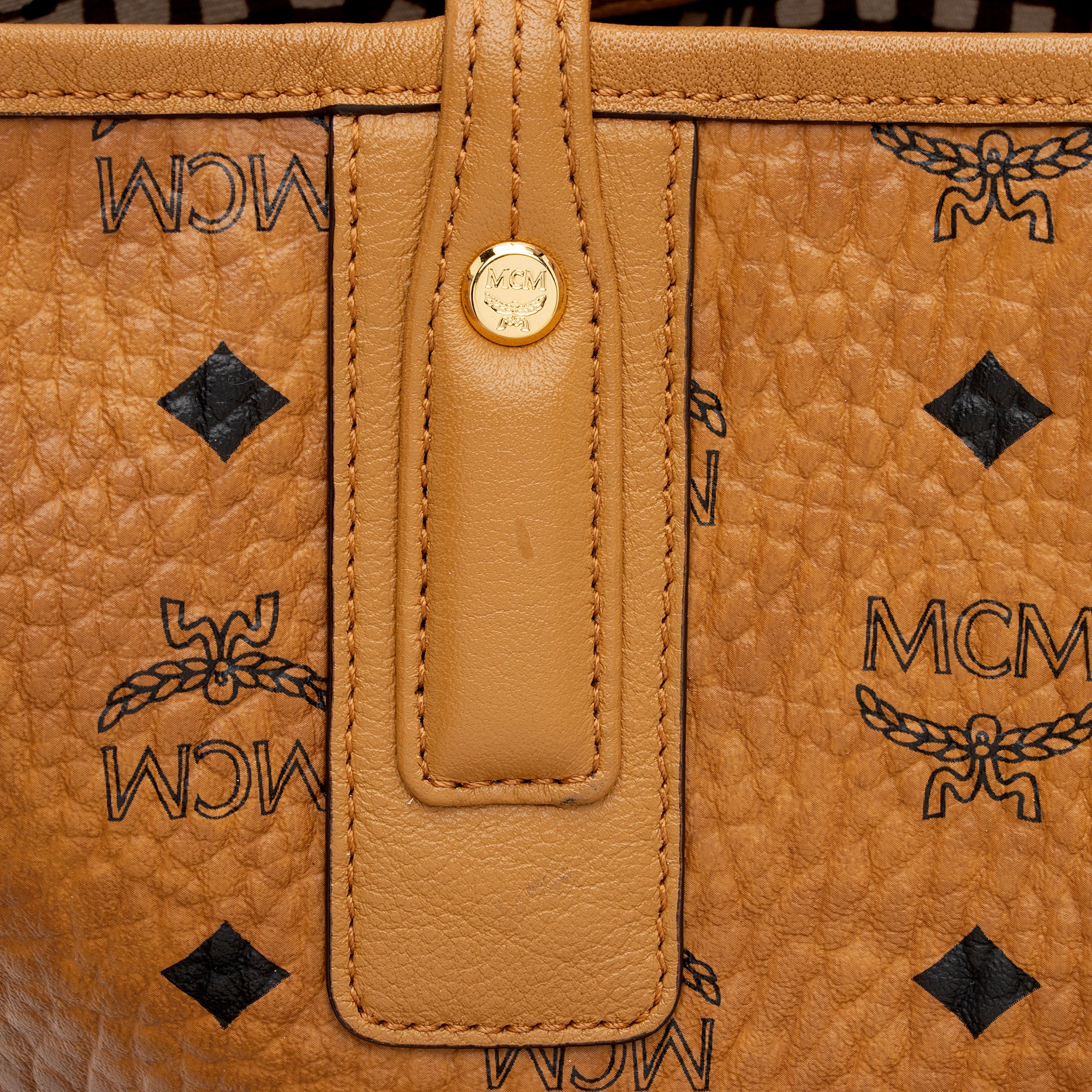 MCM Visetos Liz Reversible Medium Shopper Tote (SHF-5jbAX8)