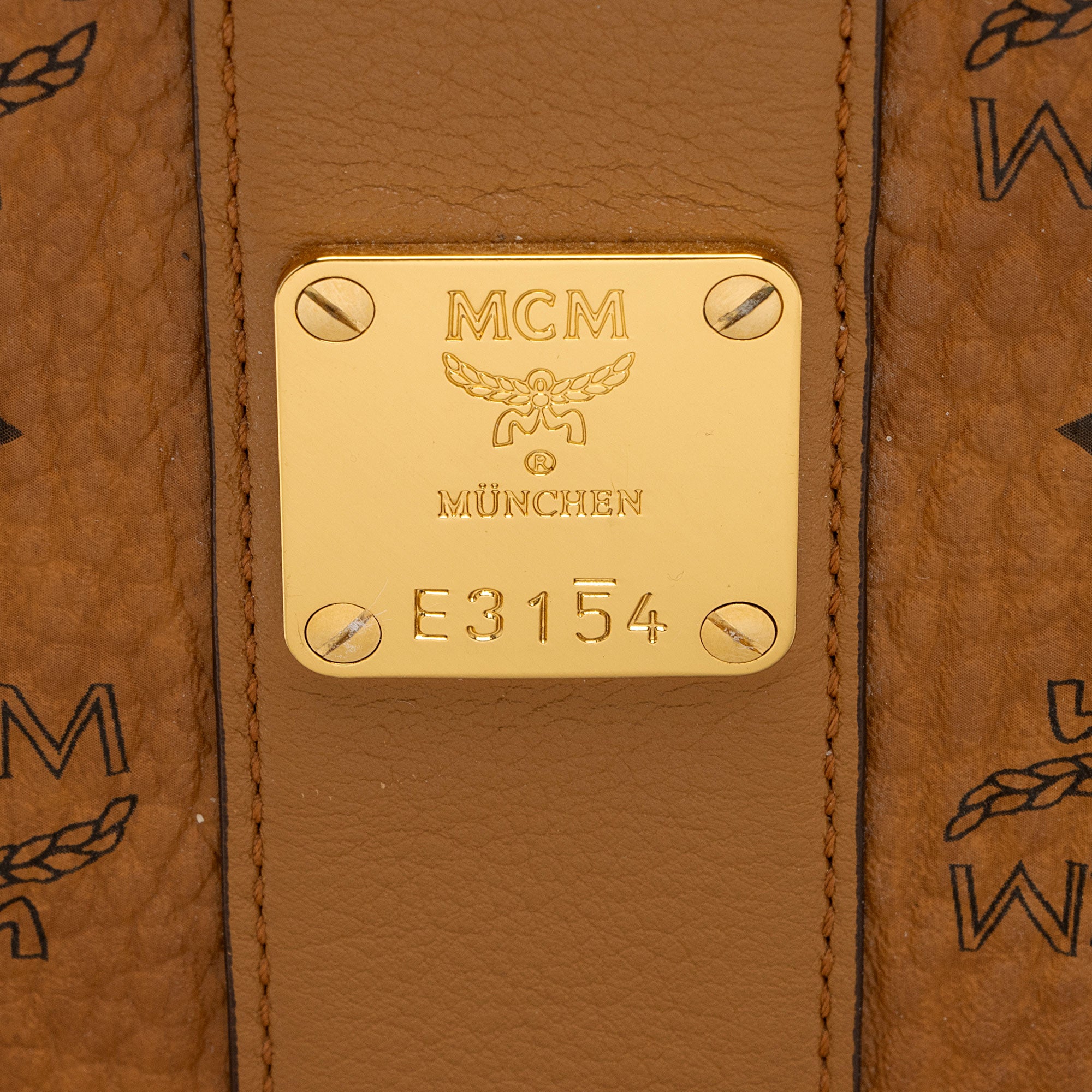 MCM Visetos Liz Reversible Medium Shopper Tote (SHF-5jbAX8)