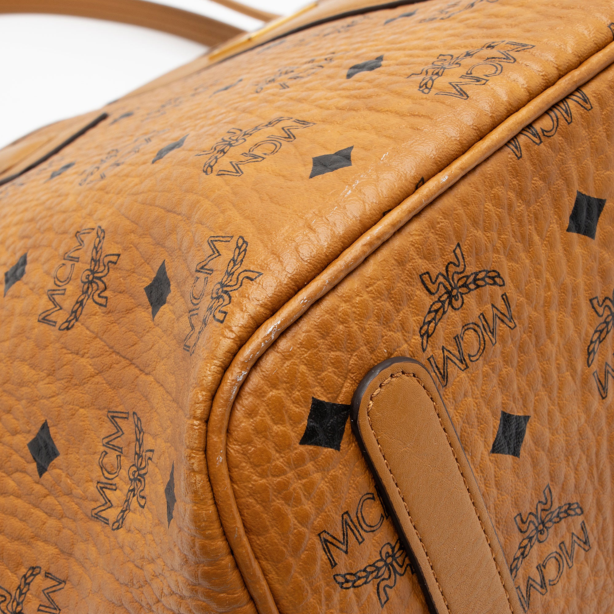 MCM Visetos Liz Reversible Medium Shopper Tote (SHF-pxGYXp)