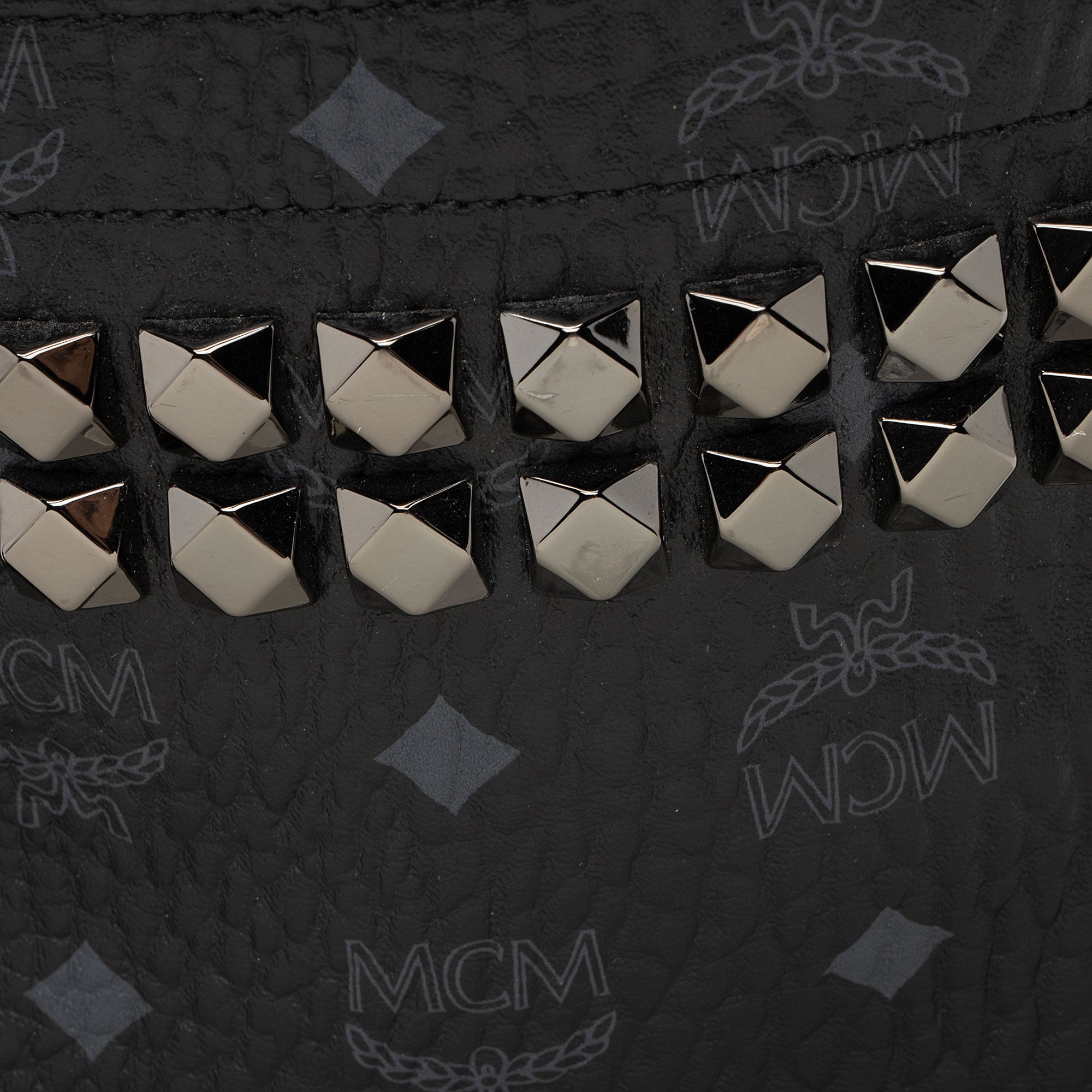 MCM Visetos Side Studs Stark Medium Backpack (SHF-iIYoLl)