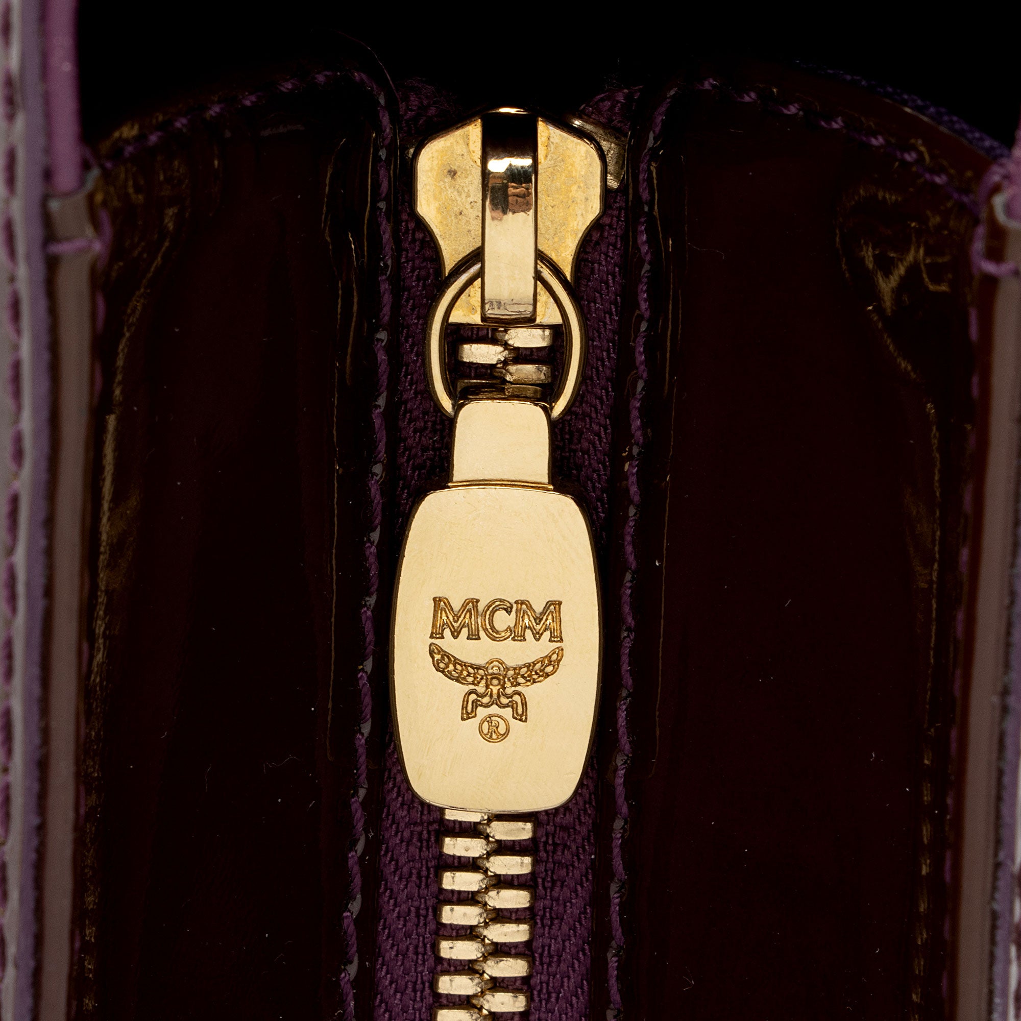 MCM Visteos Patent Leather Tote (SHF-pRkbzp)