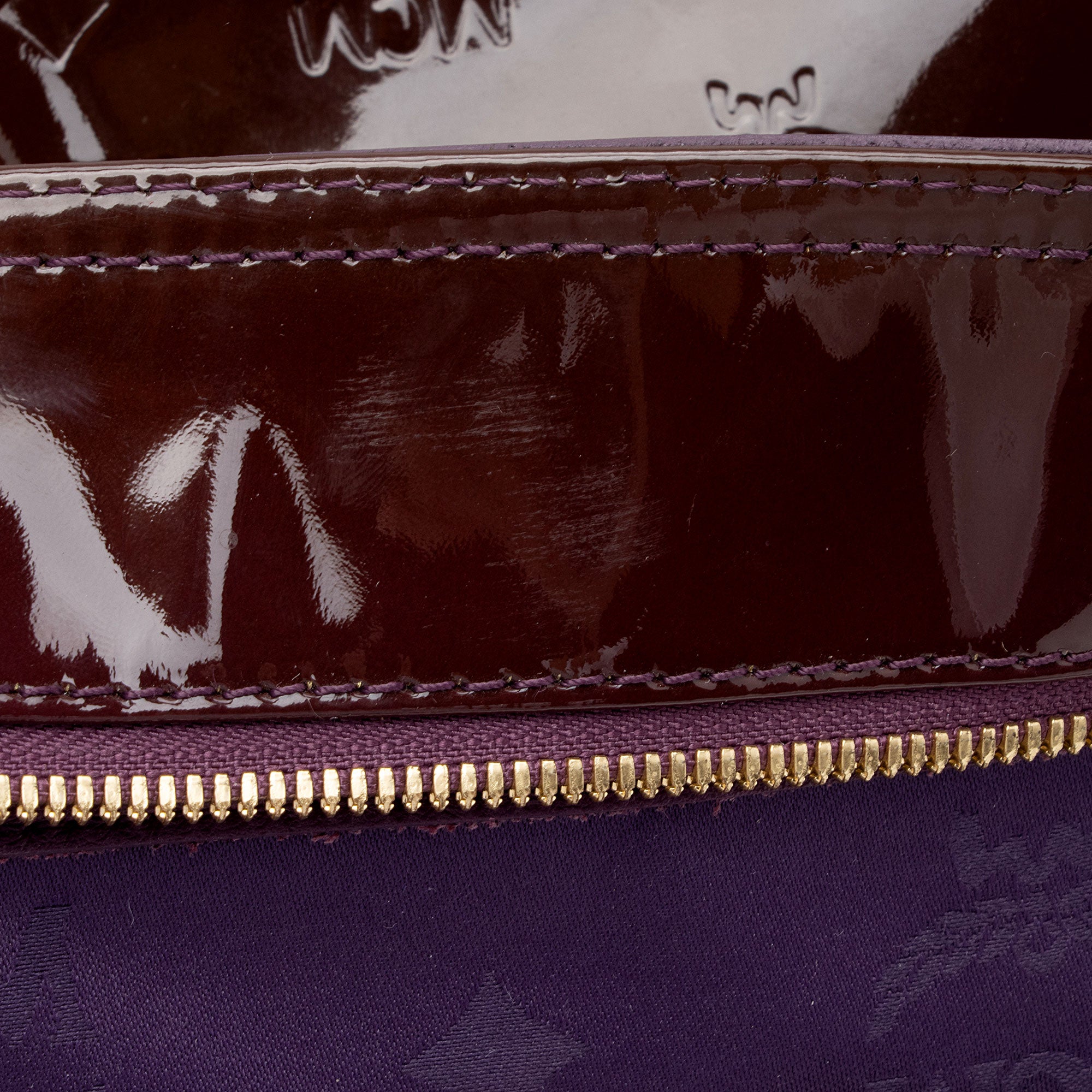 MCM Visteos Patent Leather Tote (SHF-pRkbzp)