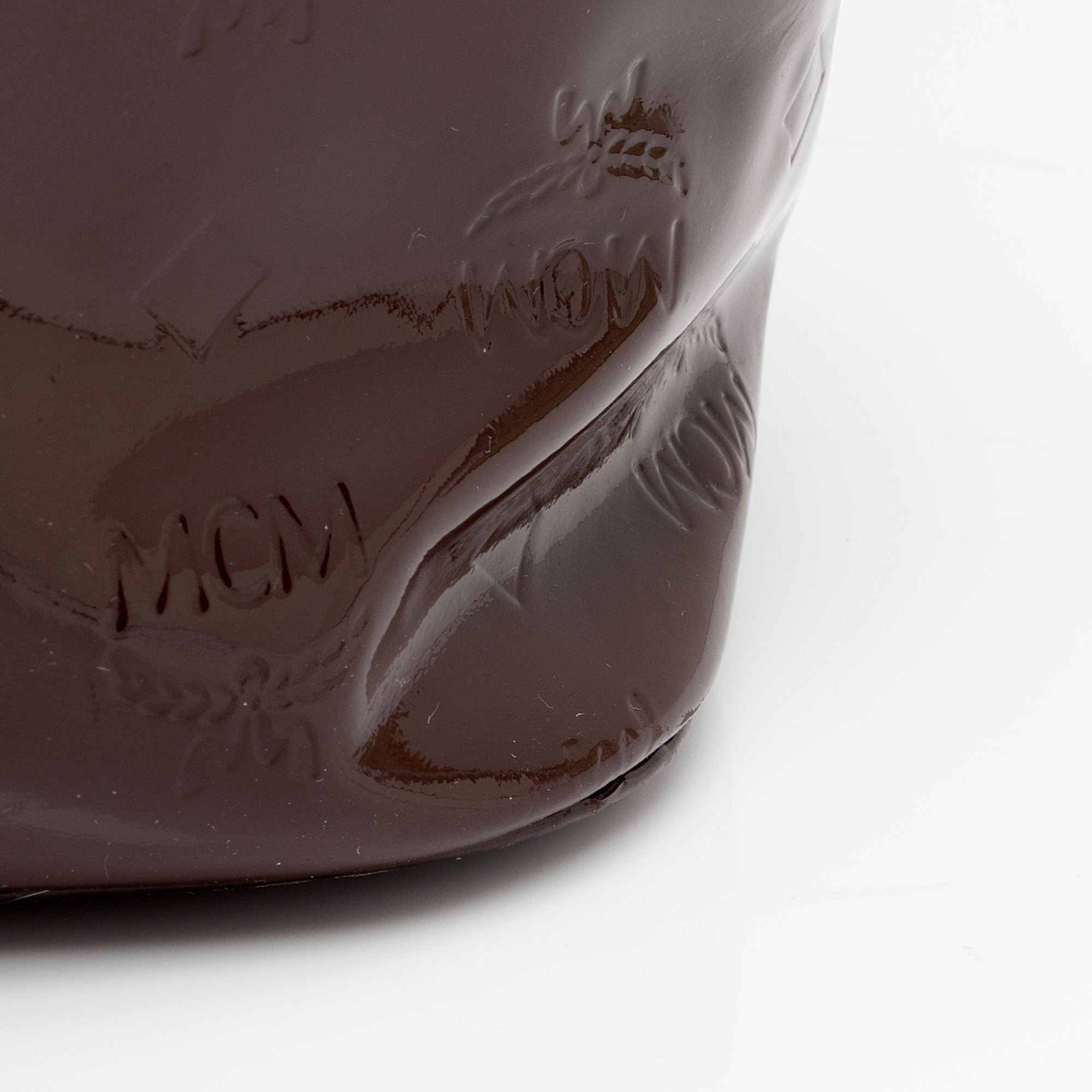 MCM Visteos Patent Leather Tote (SHF-pRkbzp)