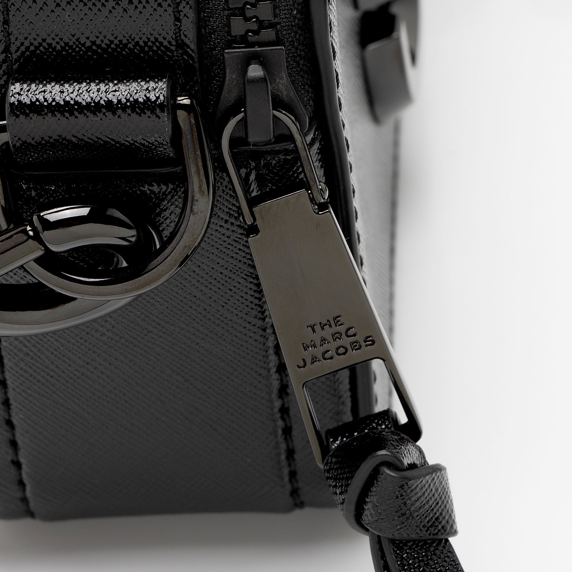 Marc Jacobs Leather Snapshot Camera Bag (SHF-DPDW1G)