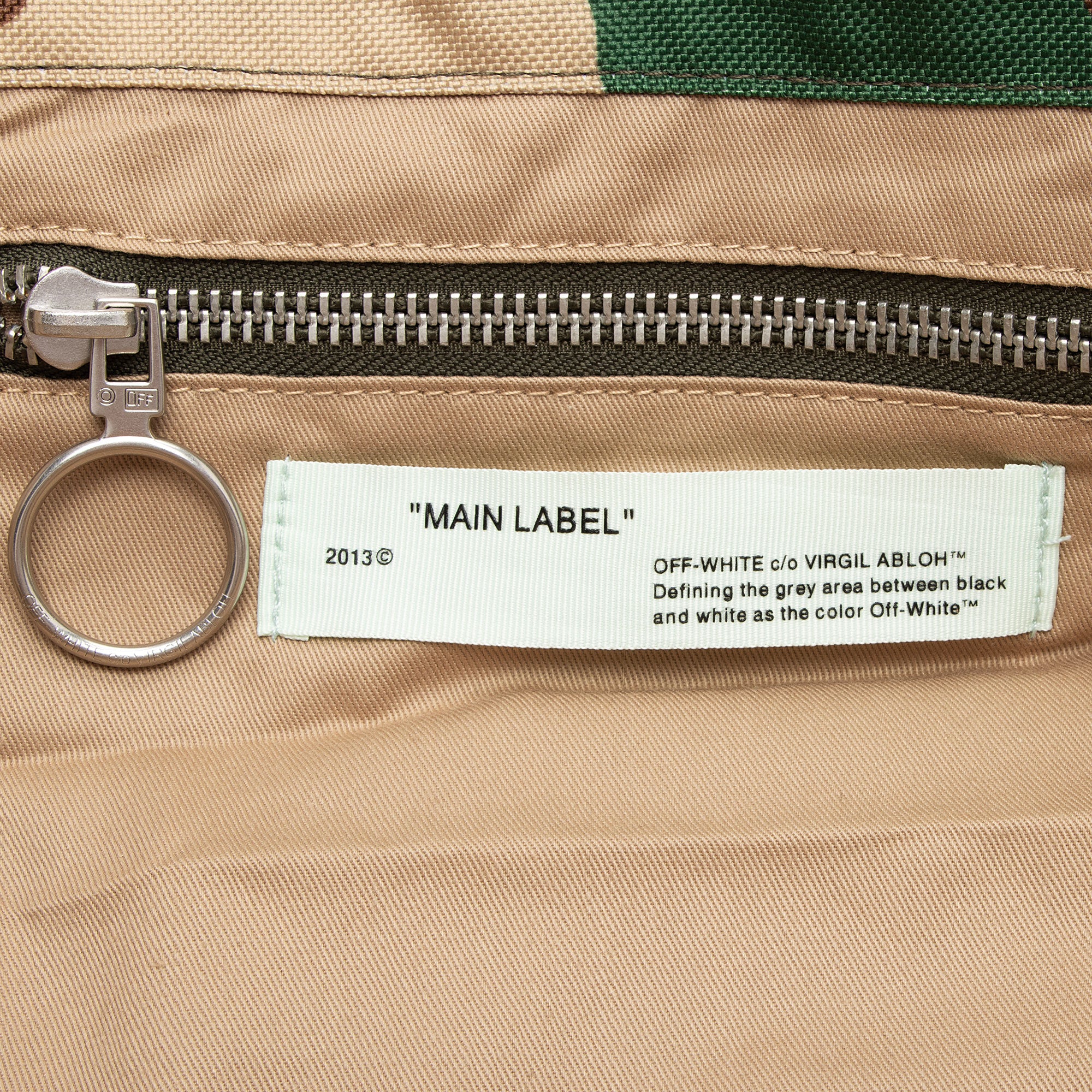 Off-White Canvas Camouflage Tote (SHF-ER0MpX)