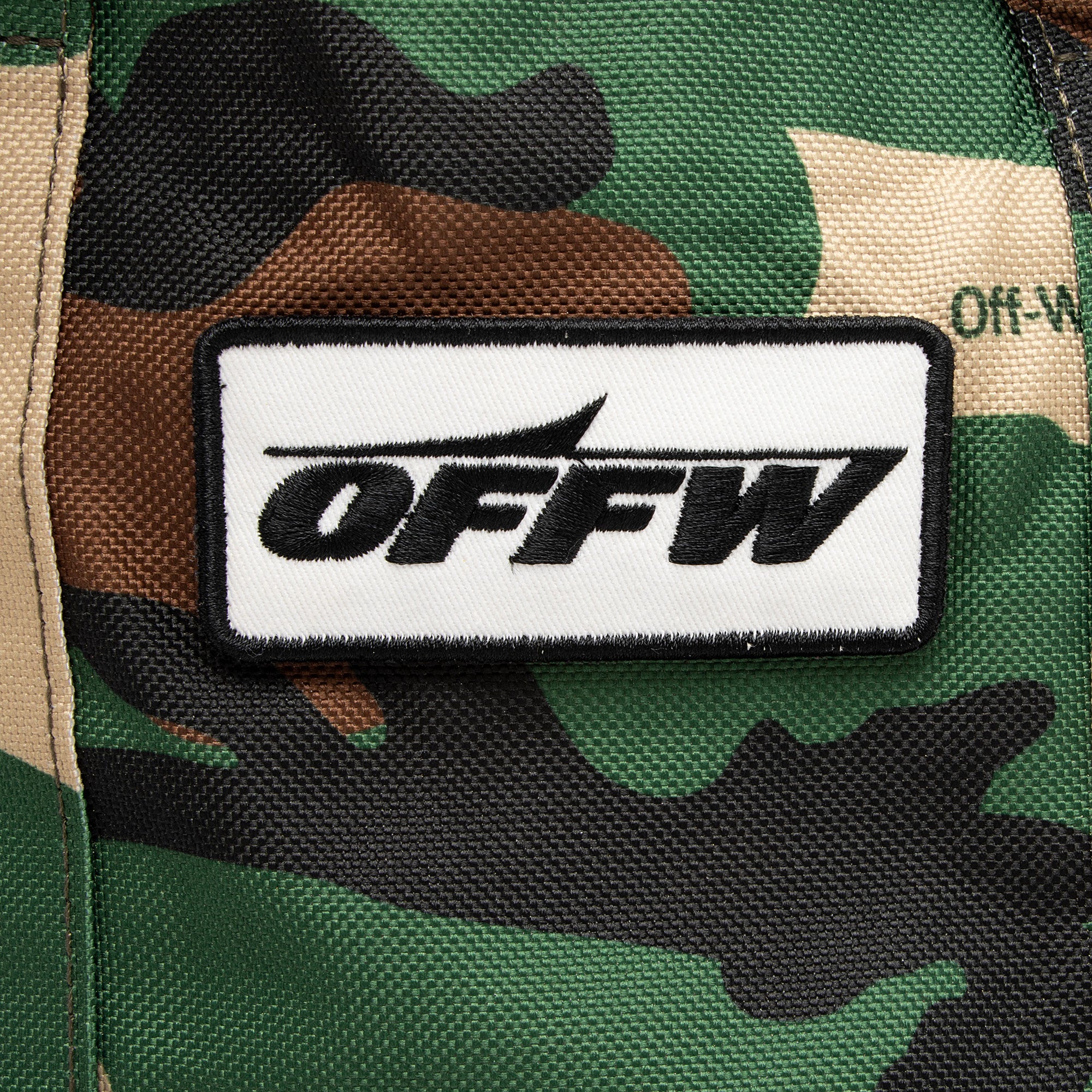 Off-White Canvas Camouflage Tote (SHF-ER0MpX)