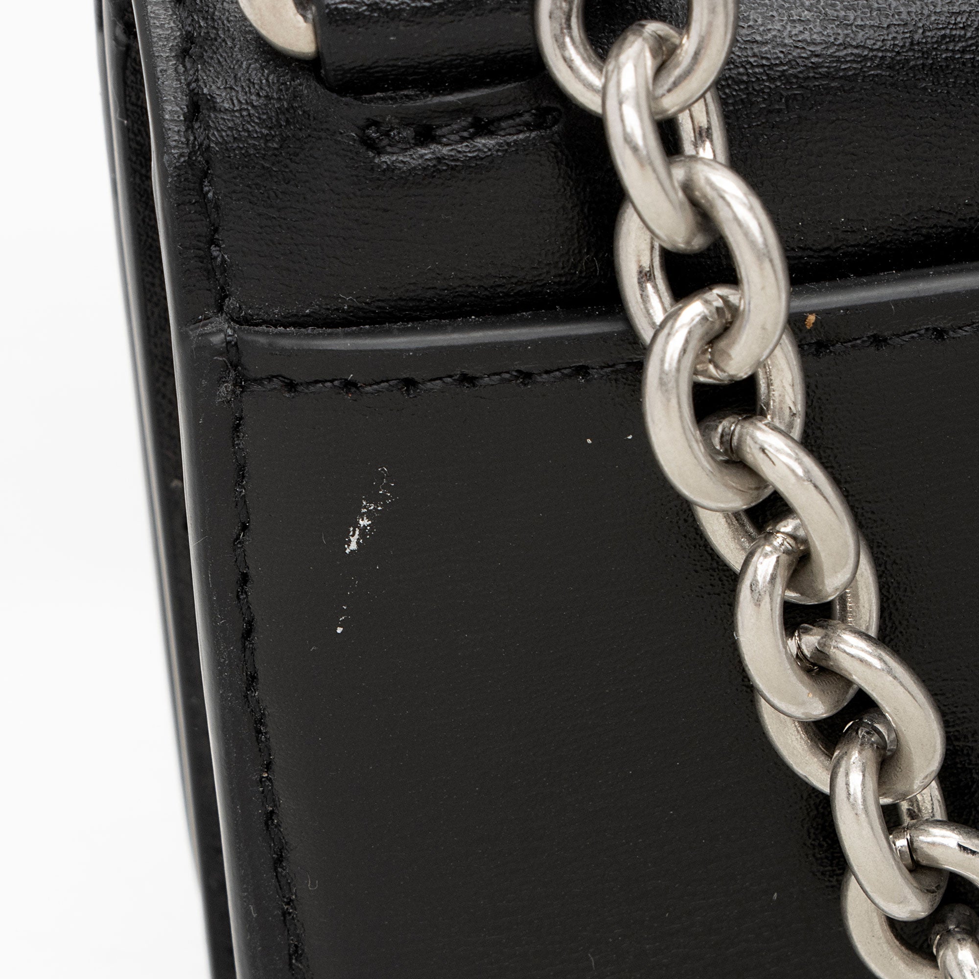 Off-White Leather Logo Jitney Wallet on Chain Bag (SHF-2hNOMK)