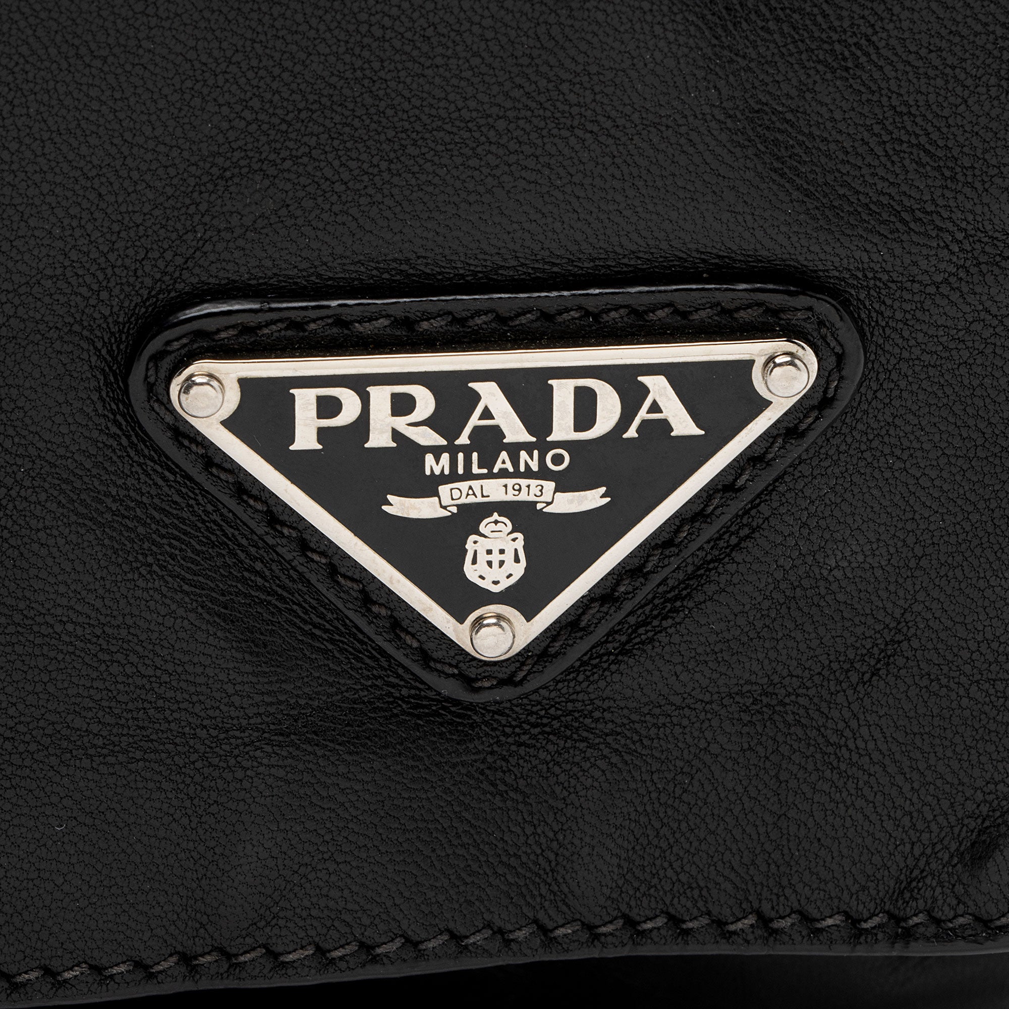 Prada Aged Calfskin Flap Messenger Bag (SHF-D2J23z)