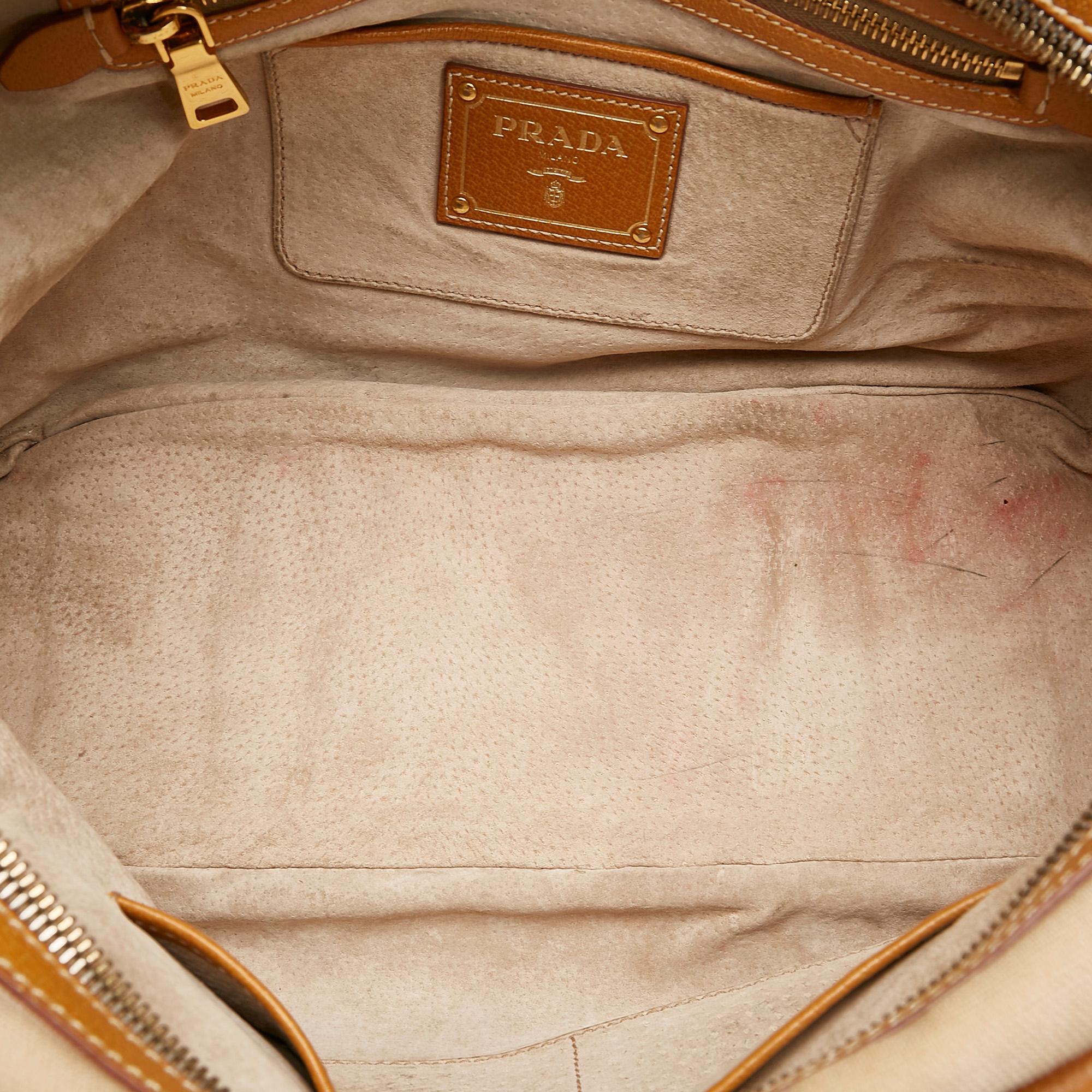 Prada Canapa Bowler Bag (SHG-V7Gtjn)