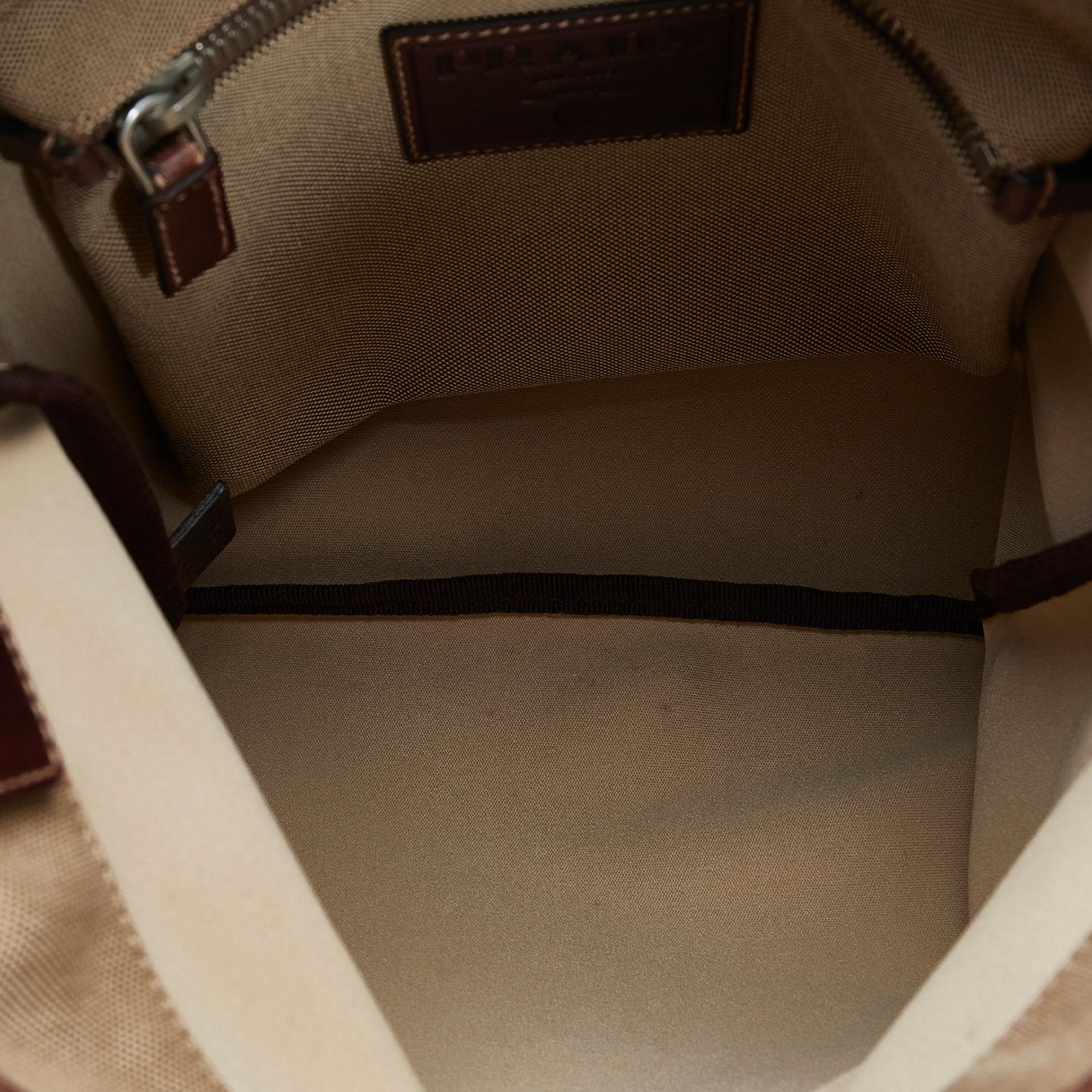 Prada Canapa Logo Crossbody Bag (SHG-tMh59m)