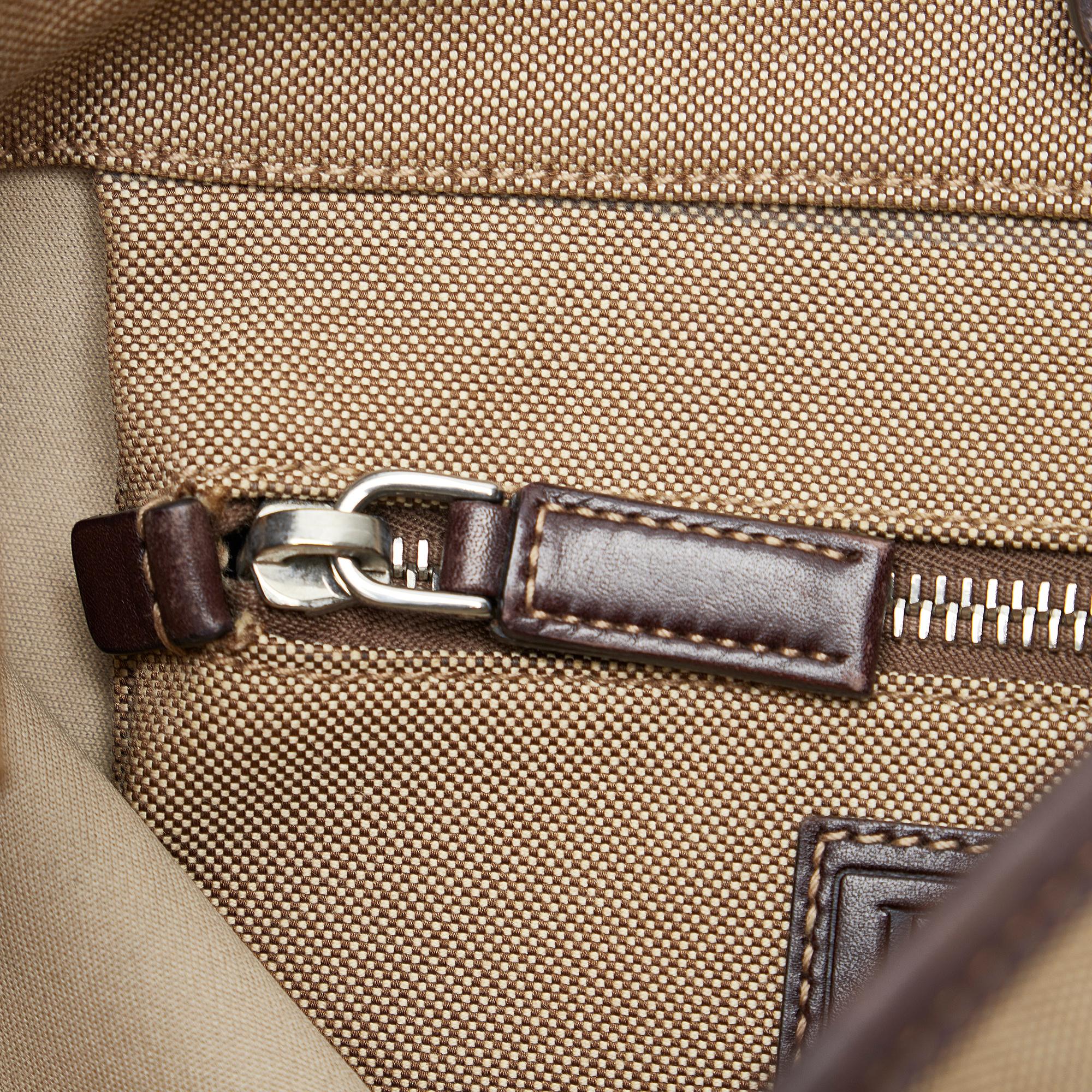 Prada Canapa Logo Crossbody (SHG-hIsO0S)