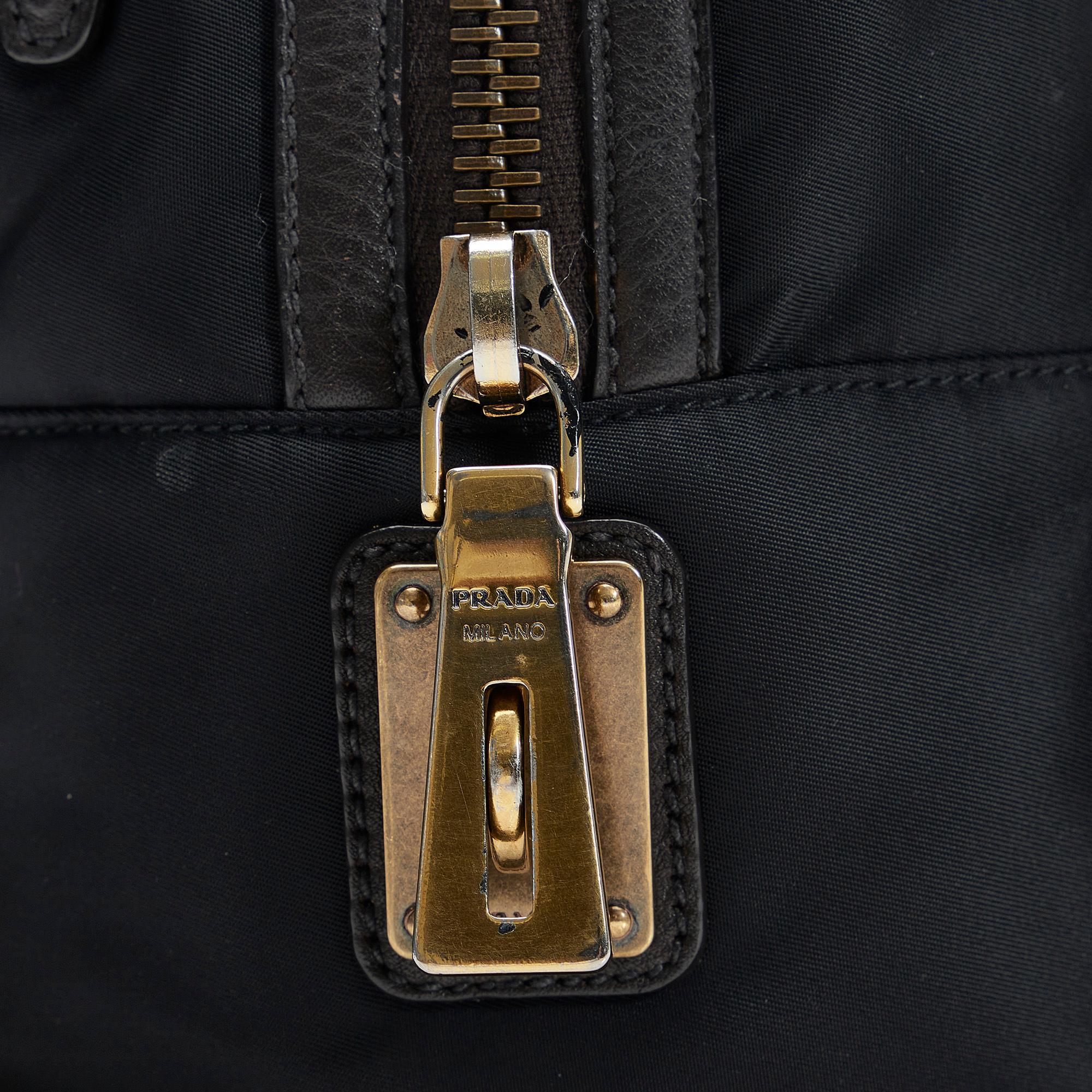 Prada Canapa Logo Handbag (SHG-tcQU7U)