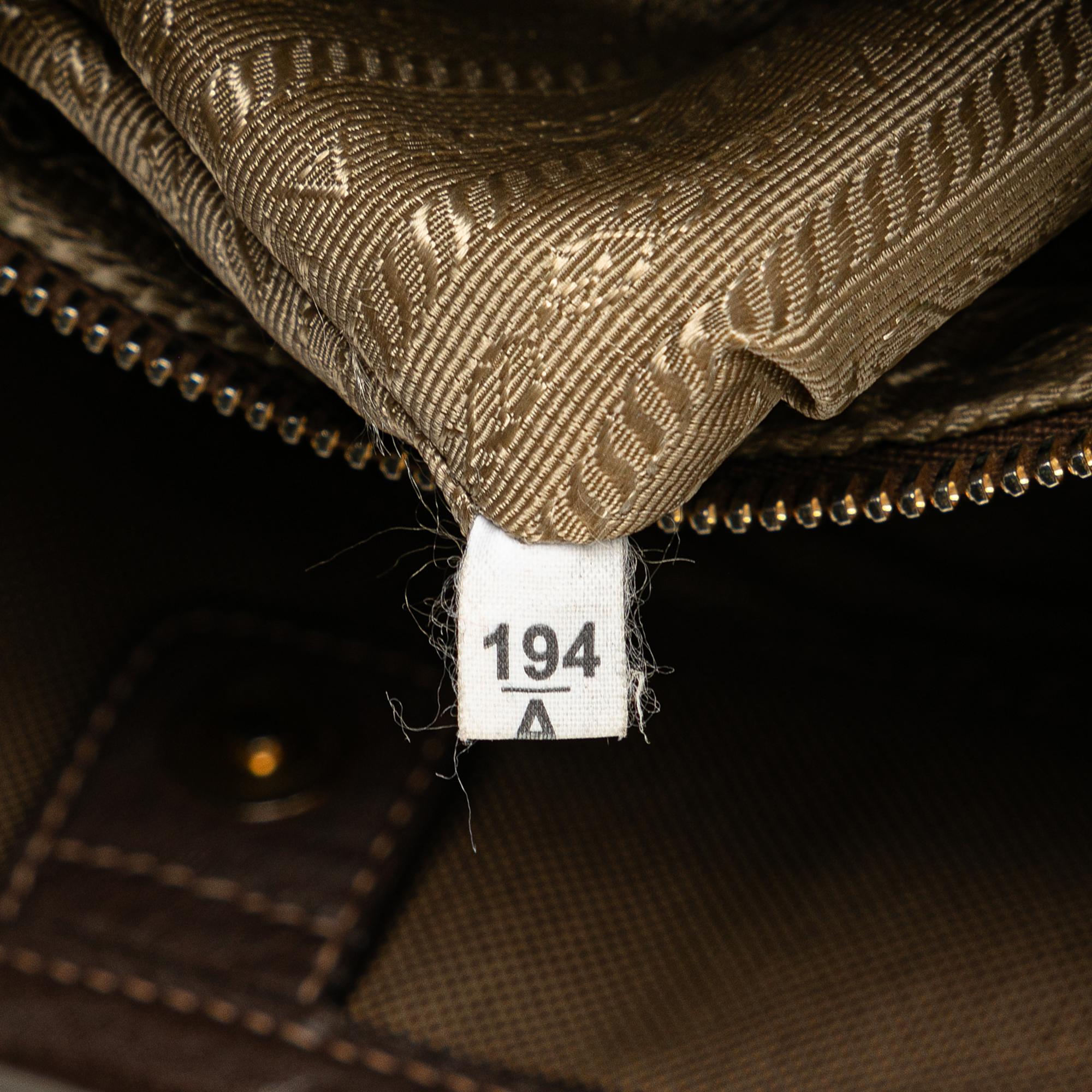 Prada Canapa Logo Satchel (SHG-Wgg26G)