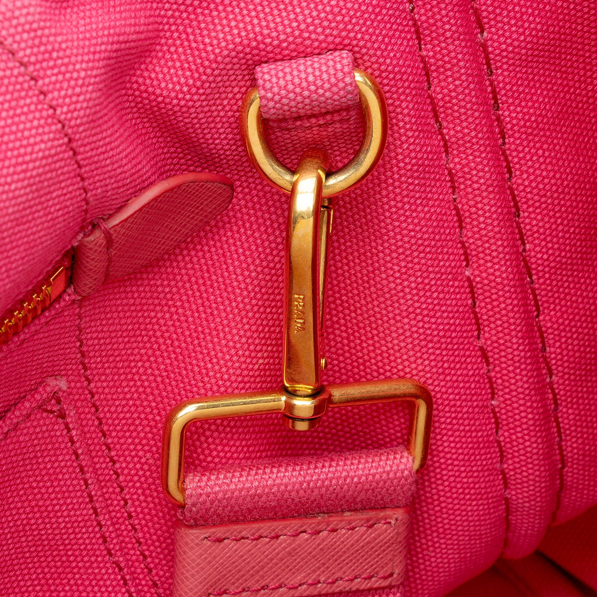 Prada Canapa Logo Shopping Tote (SHF-TjCWSj)