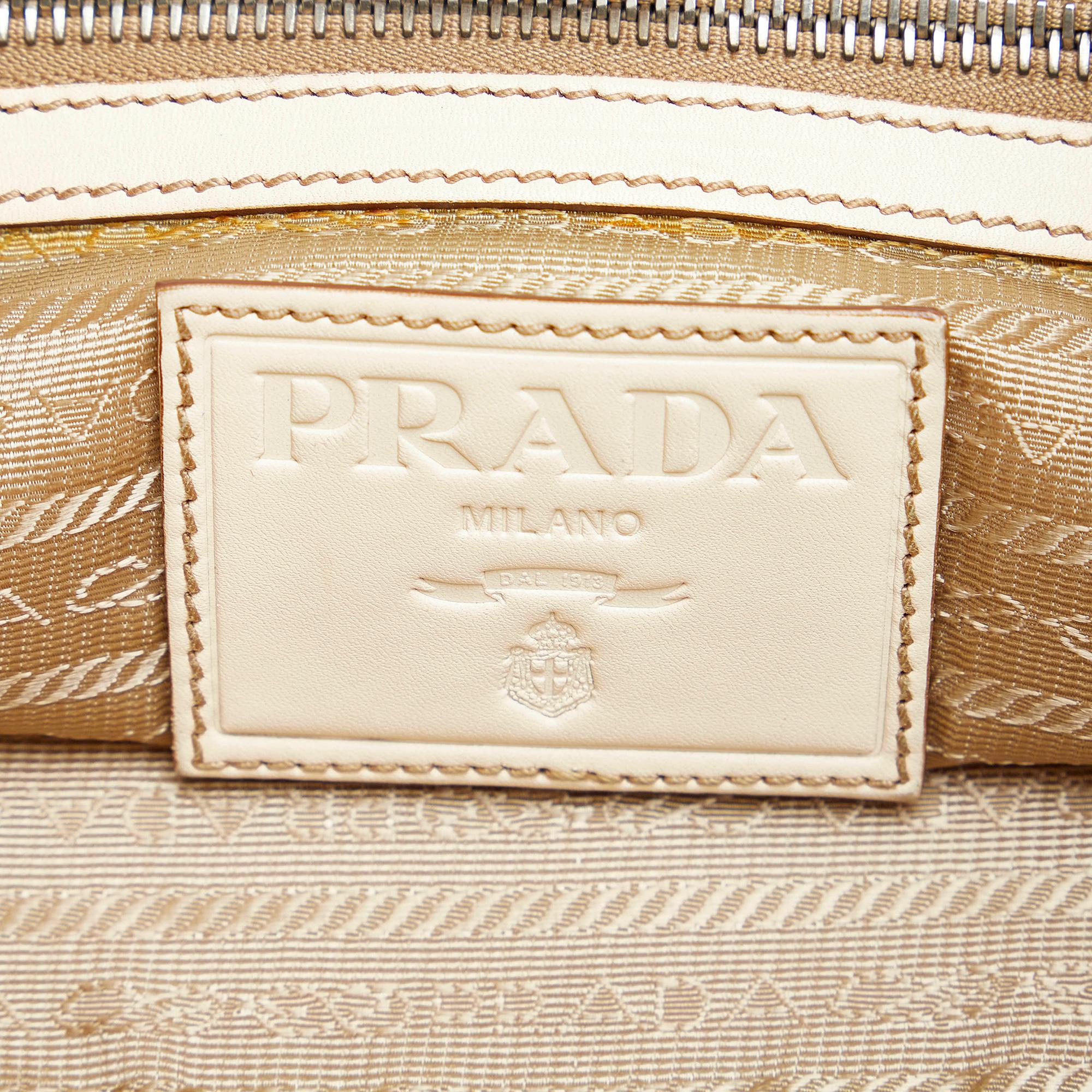 Prada Canapa Logo Shoulder Bag (SHG-dmbYPU)