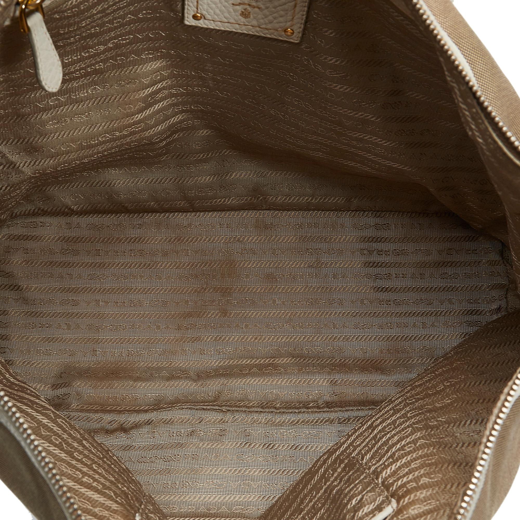 Prada Canapa Logo Tote Bag (SHG-CgL1ku)