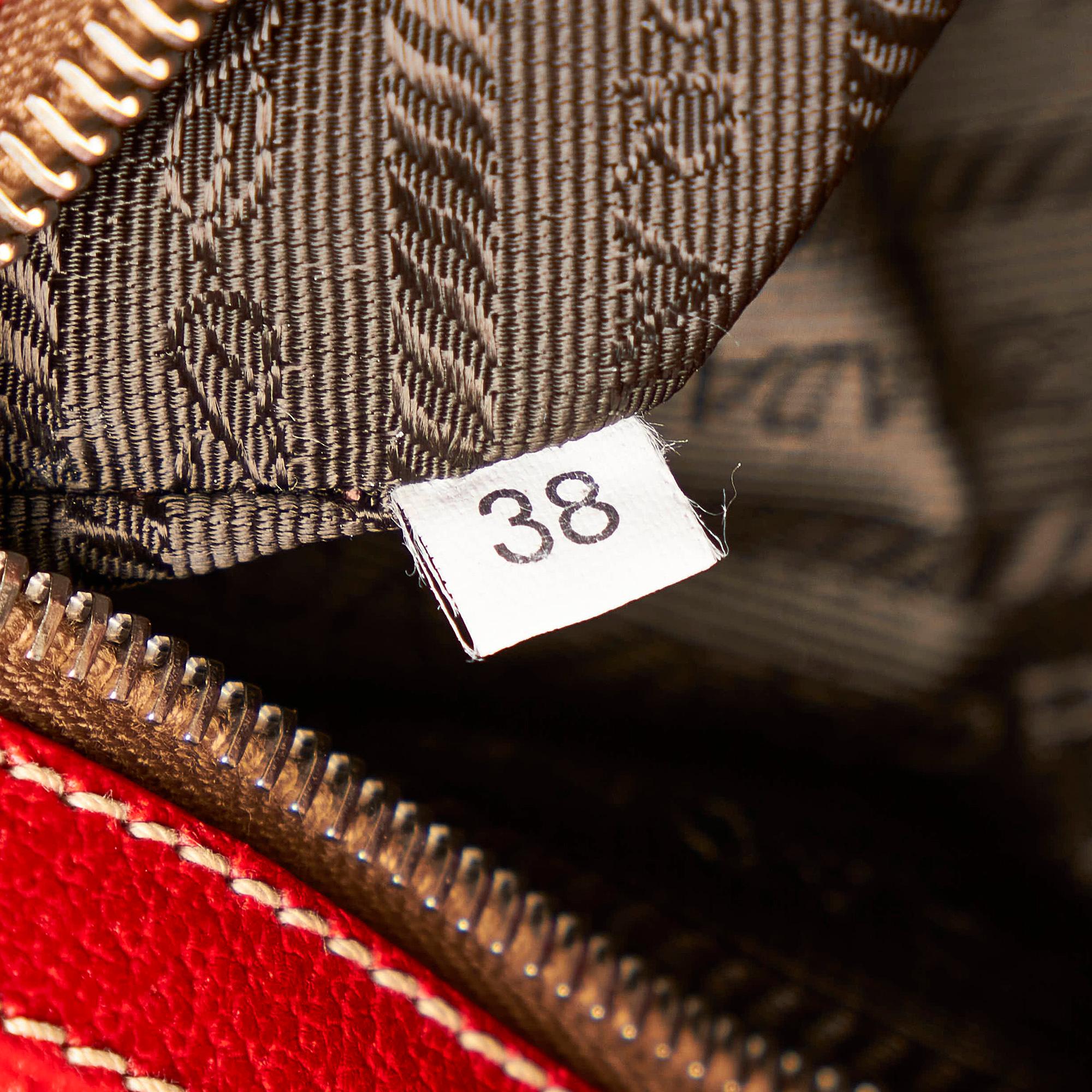 Prada Canvas Handbag (SHG-dtqioM)