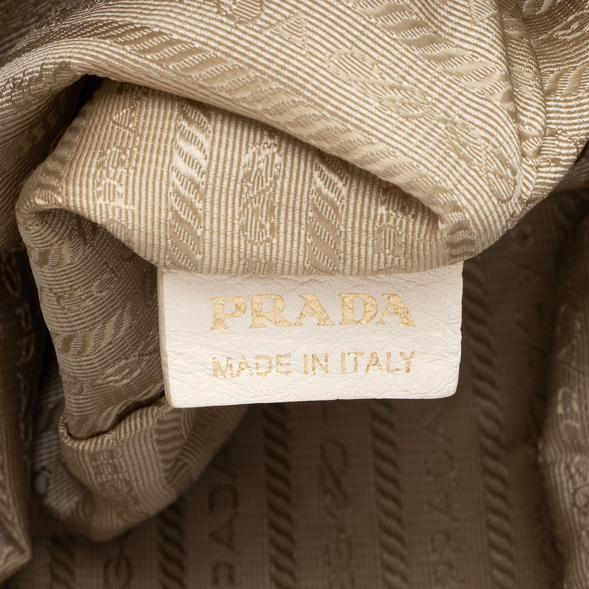 Prada Cervo Antik Shoulder Bag (SHF-eT3v2w)