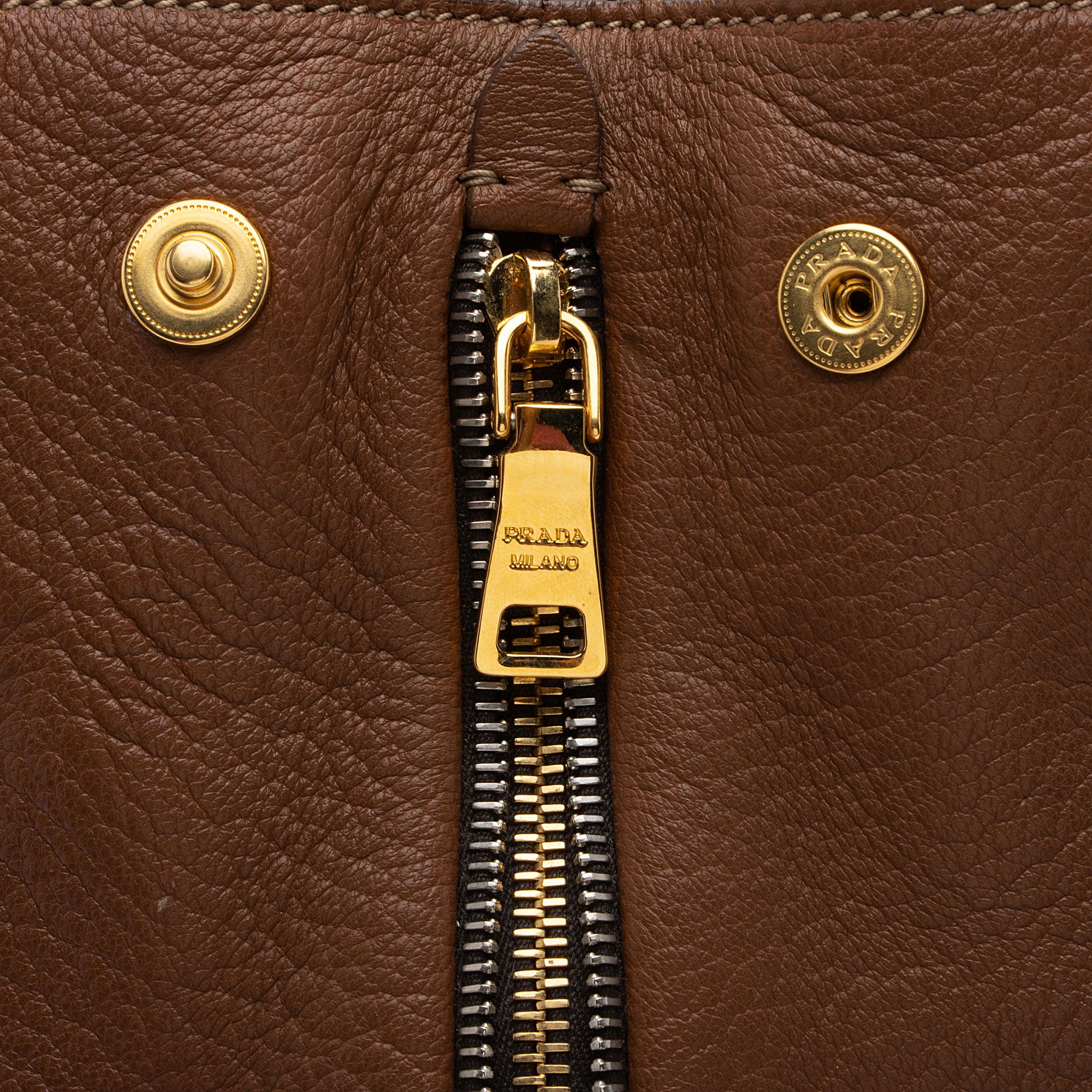 Prada Cervo Sacca 2 Manici Shoulder Bag (SHF-otdjn1)