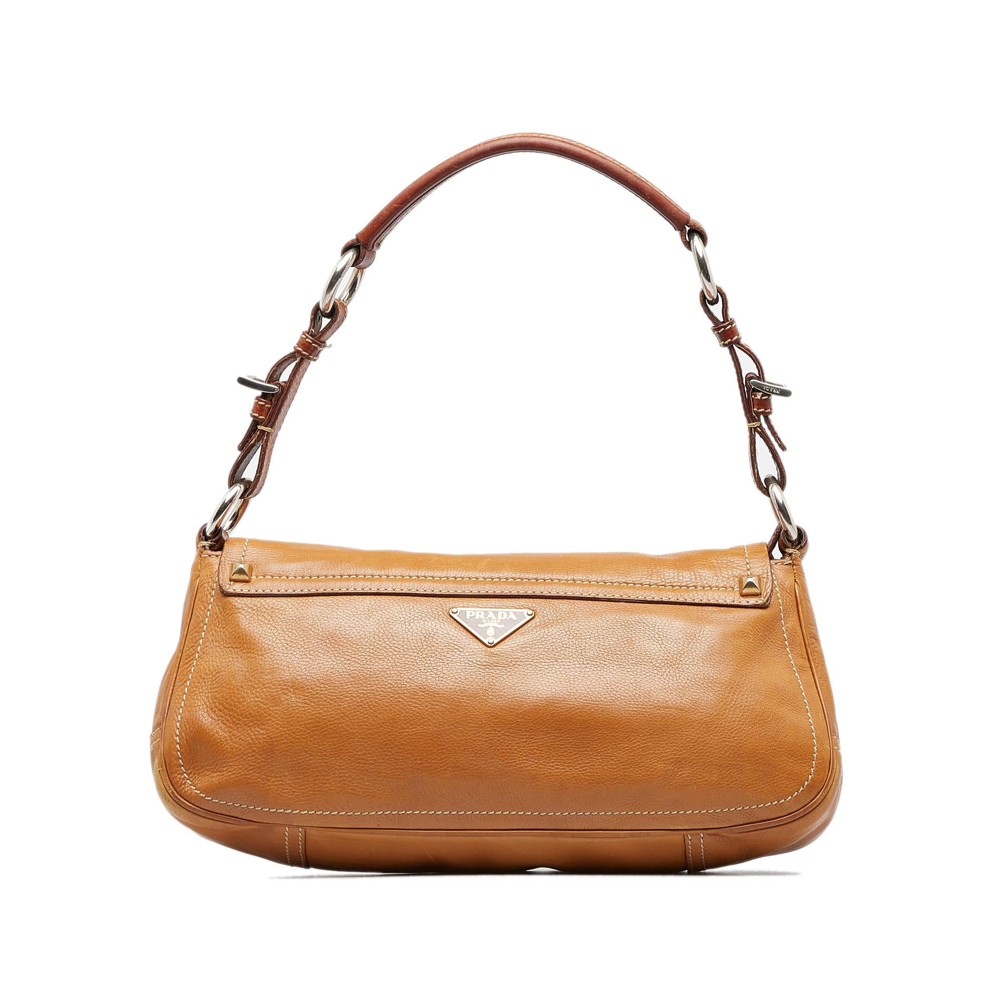 Prada Leather Shoulder Bag (SHG-SkNS14)