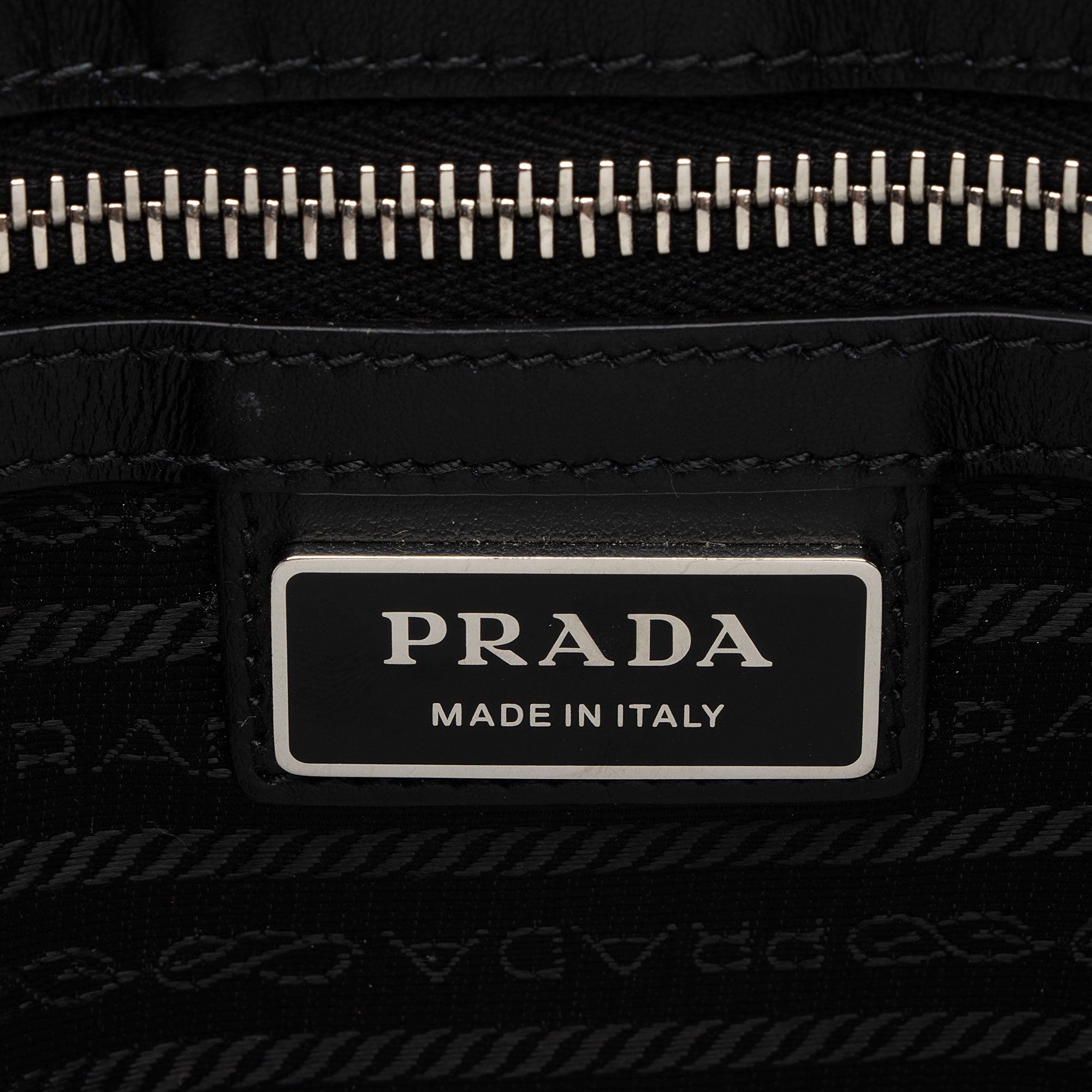 Prada Leather Triangle Logo Flap Shoulder Bag (SHF-gkkZ4n)