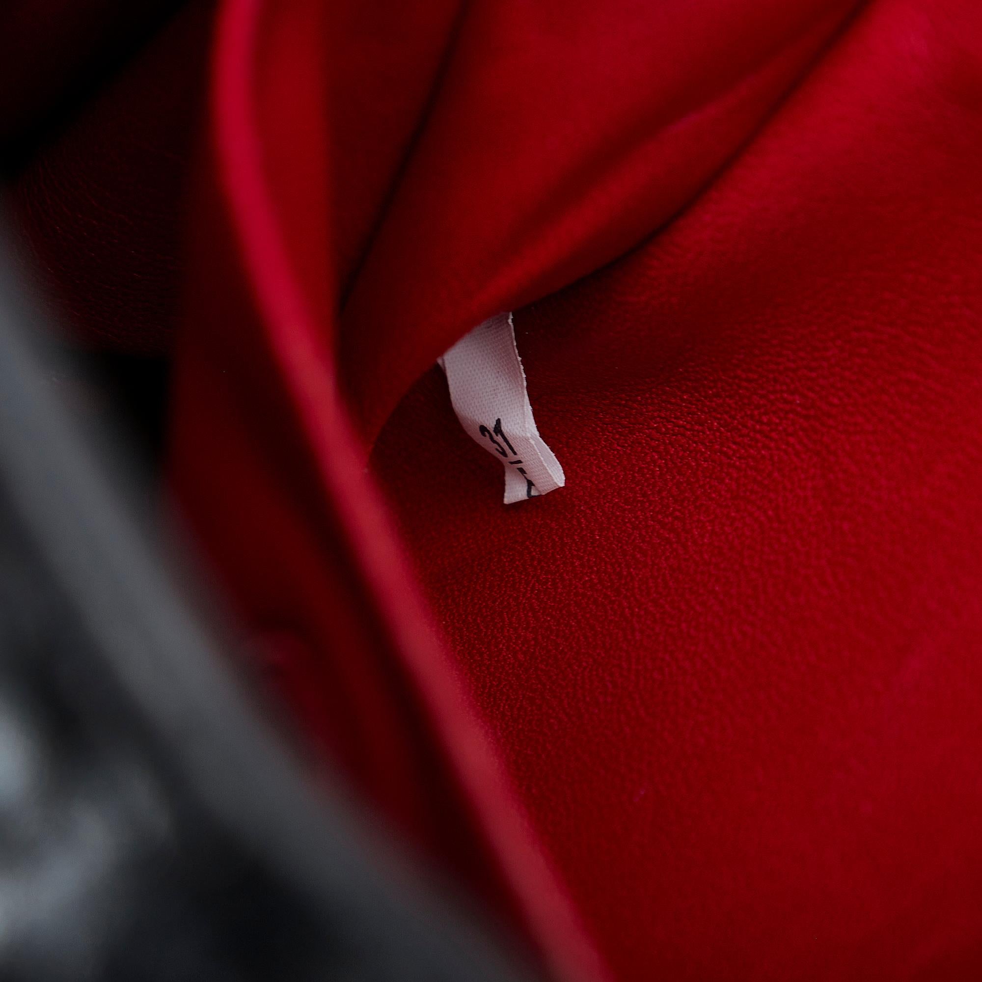 Prada Madras Chain Shoulder Bag (SHG-SmrfbK)