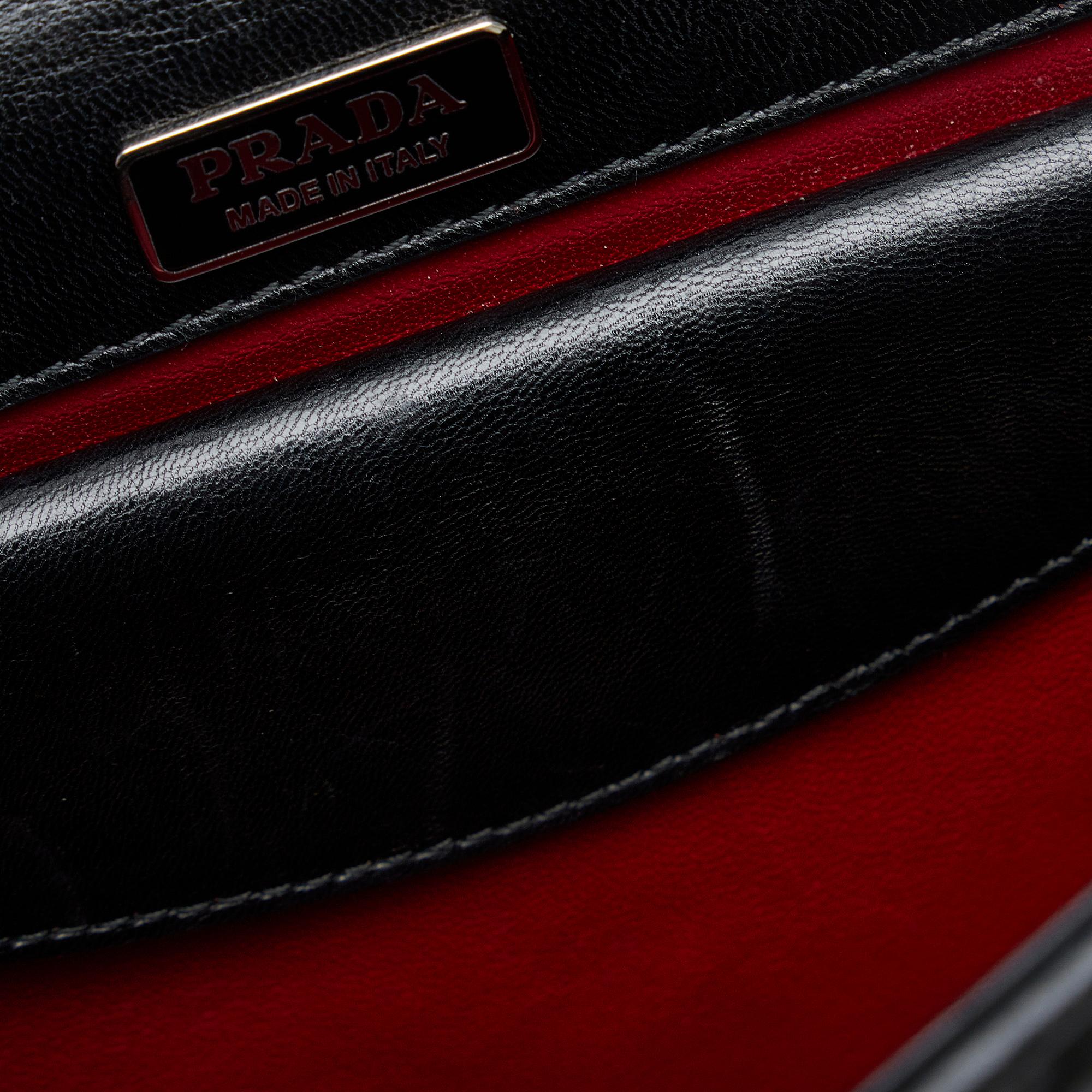 Prada Madras Chain Shoulder Bag (SHG-SmrfbK)