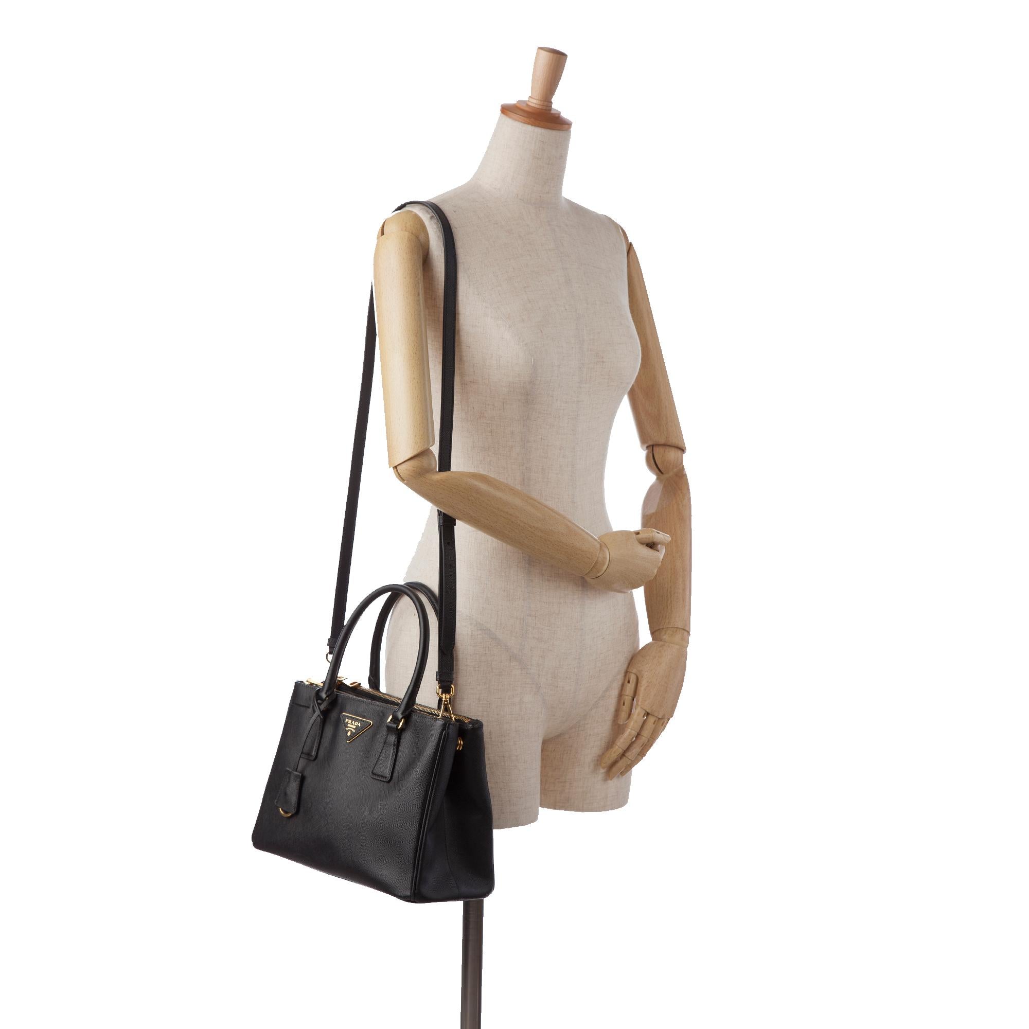 Prada Medium Saffiano Lux Galleria Double Zip (SHG-VEfACp)