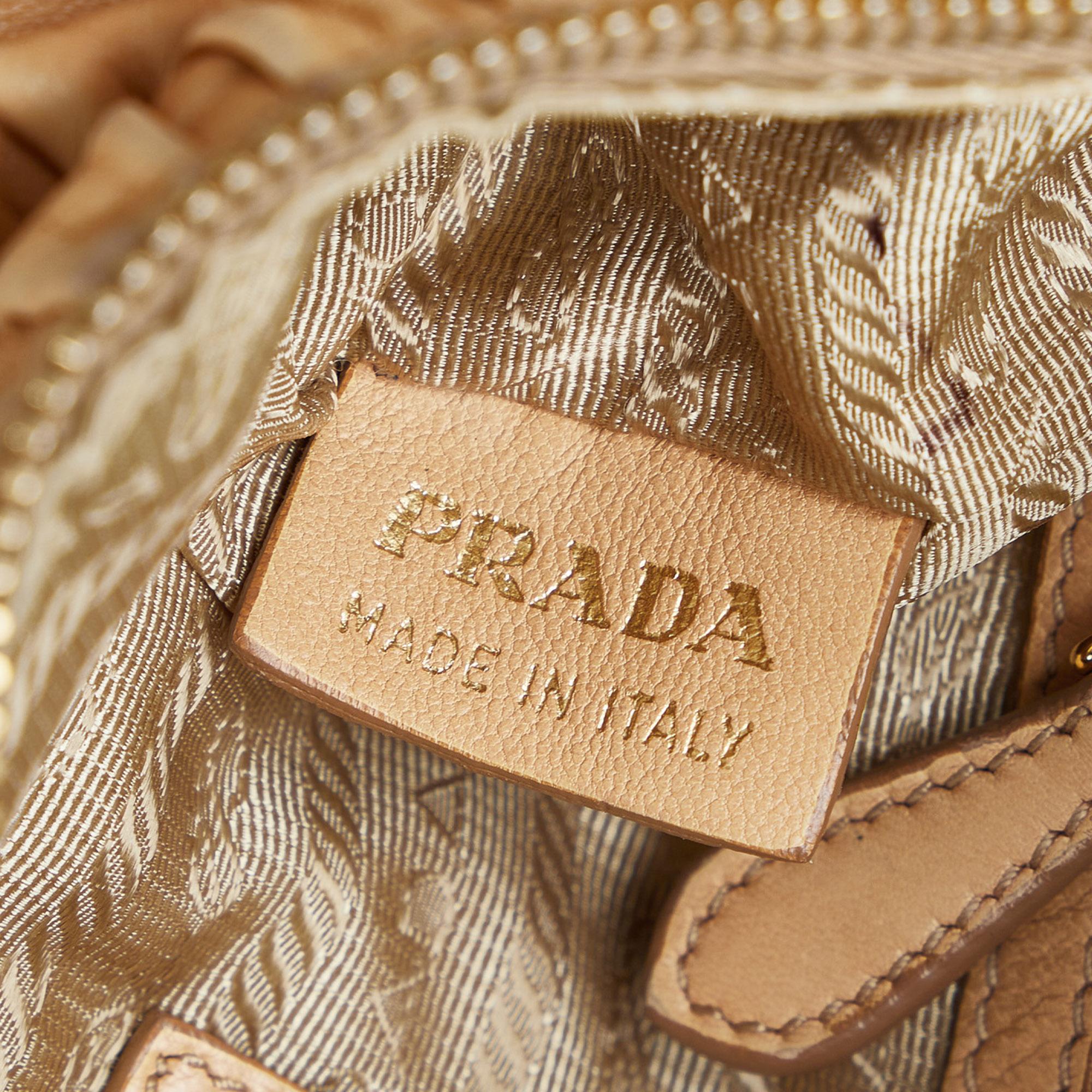 Prada Nappa Gaufre Chain Shoulder Bag (SHG-tjjCqR)